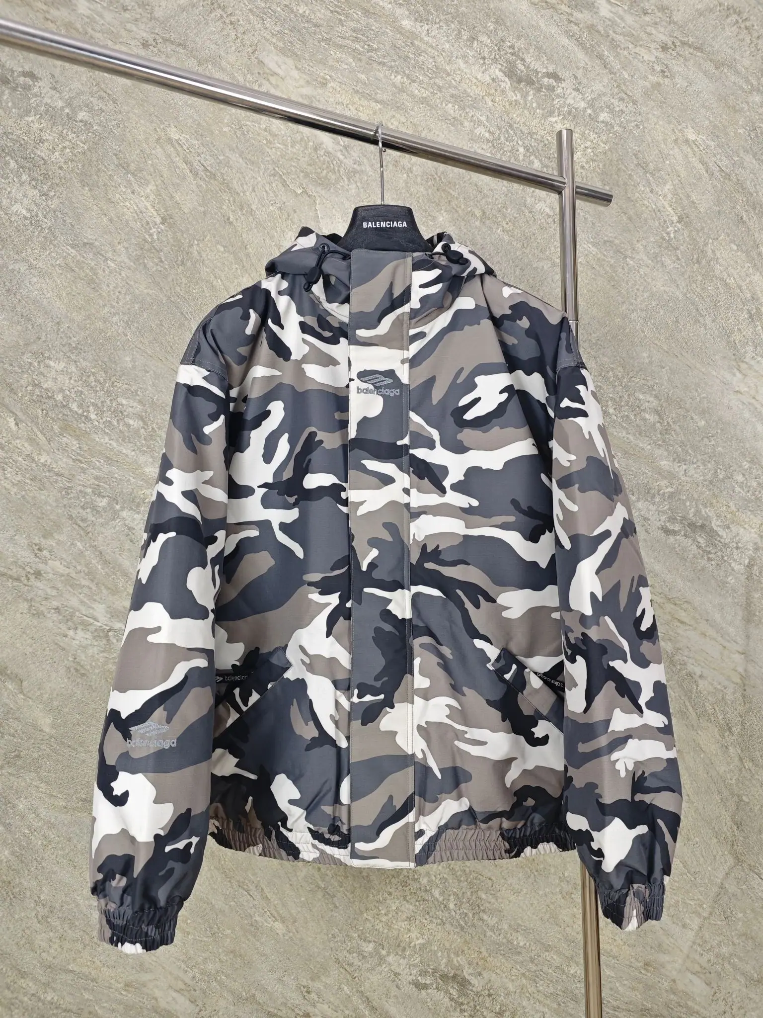 발렌시아가 25 FW 남성 카모플라주 자켓 25FW