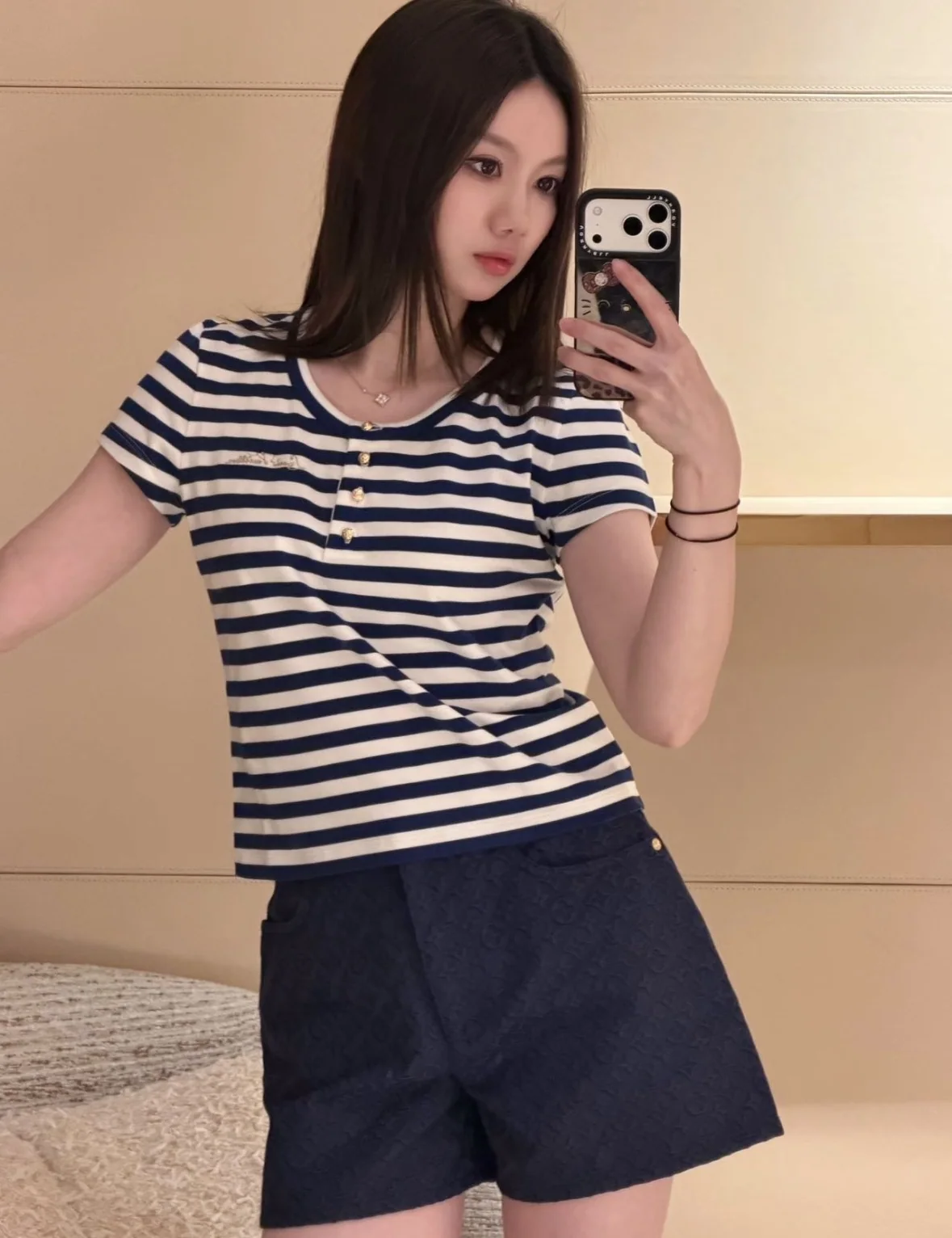 루이비통 블루 화이트 스트라이프 헨리카라 반팔 티셔츠 상세 이미지 4