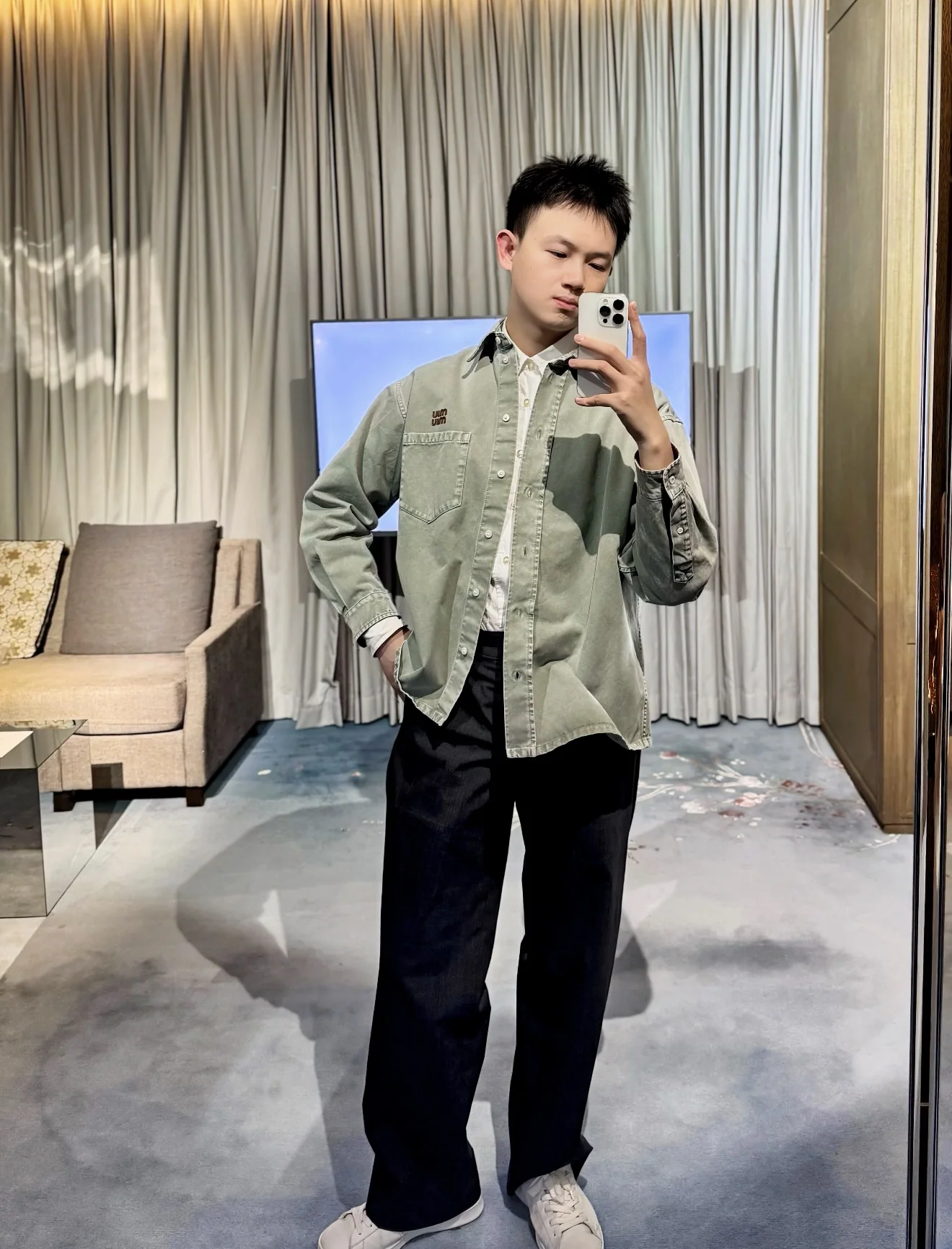 미우미우 연두색 데님 데미지 셔츠 상세 이미지 1