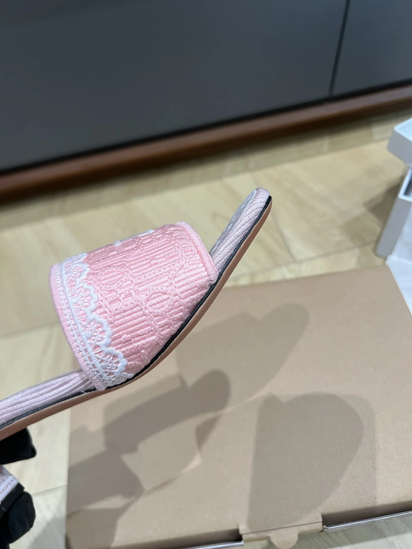 디올 자수 저지 샌들 상세 이미지 7