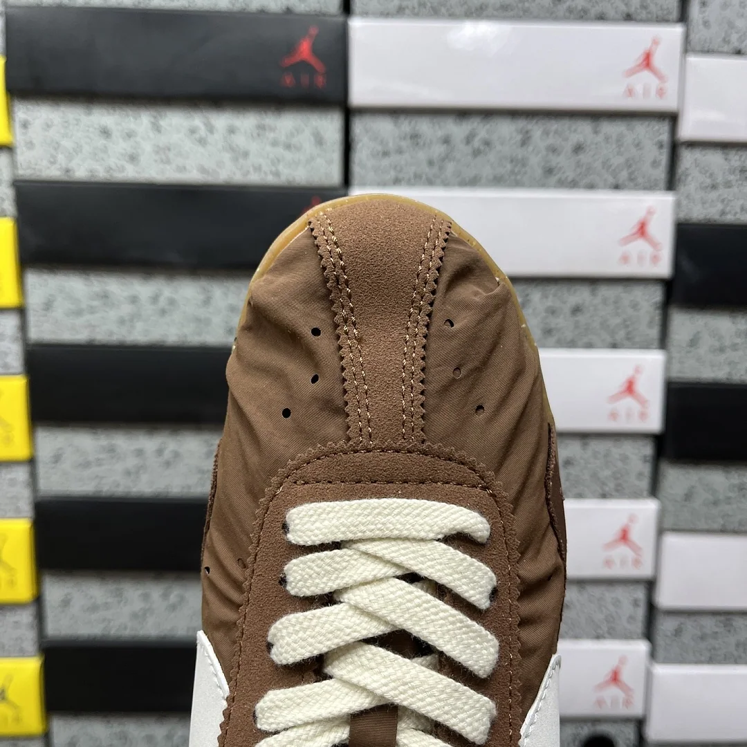 나이키 [YJ] HV8547-200 201603 Nike Moon Shoe SP Jacquemus Fauna Brown 상세 이미지 10
