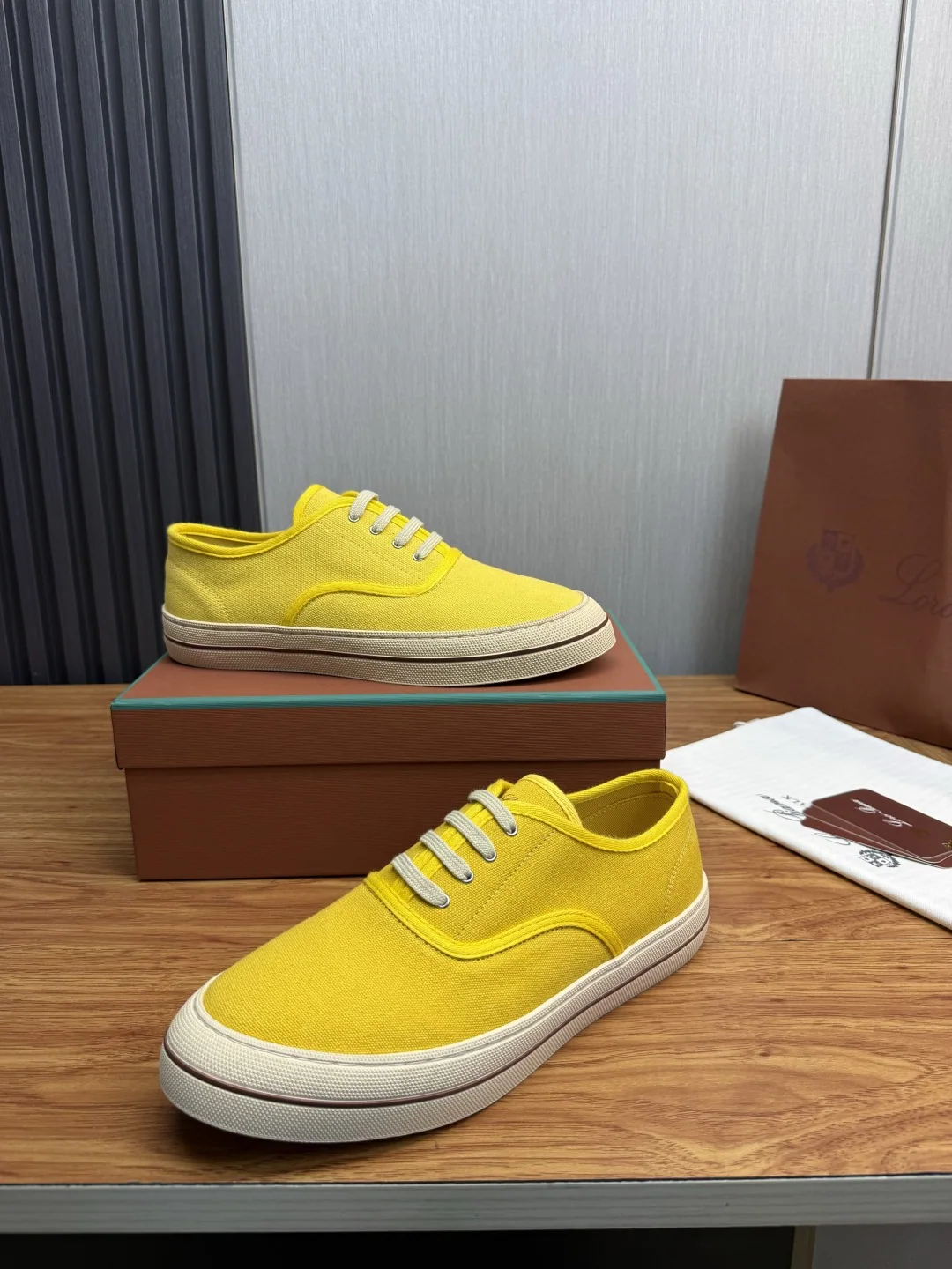 로로피아나 남성용 캐주얼 스니커즈 상세 이미지 4