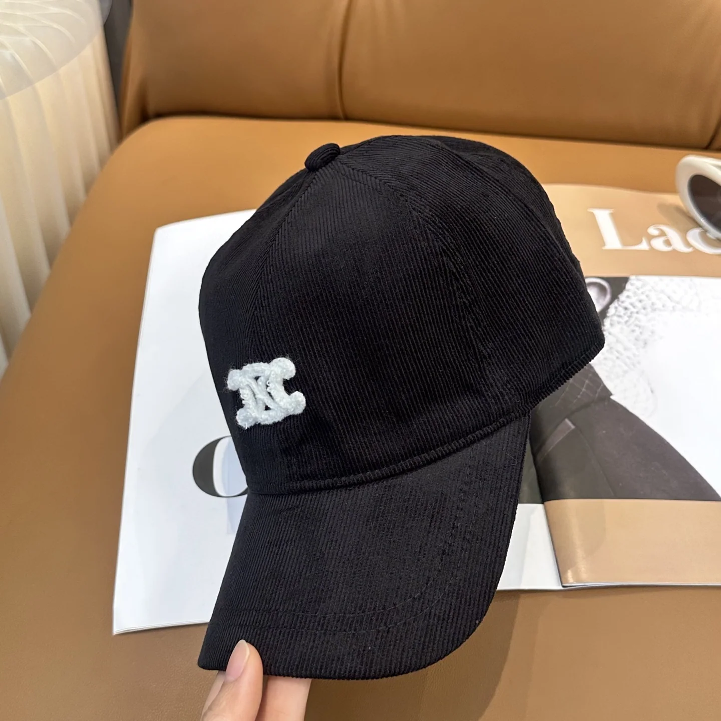 셀린느 개선문 자수 코듀로이 베이스볼 캡 상세 이미지 2