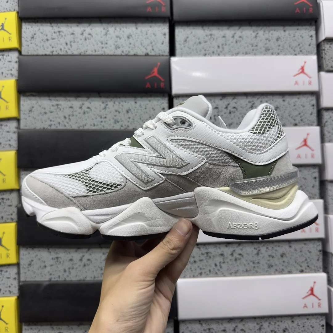 뉴발란스 [C] 9060 U906089D 202266 New Balance 9060 White Apollo Gold 상세 이미지 9