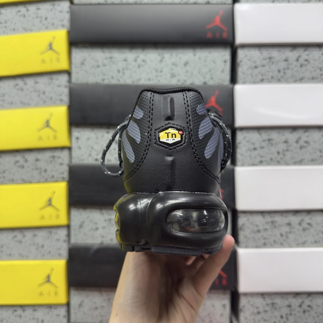 나이키 [BD] 에어 맥스 플러스 유틸리티 FZ2770-001 201913 Nike Air Max Plus Utility Black 상세 이미지 7