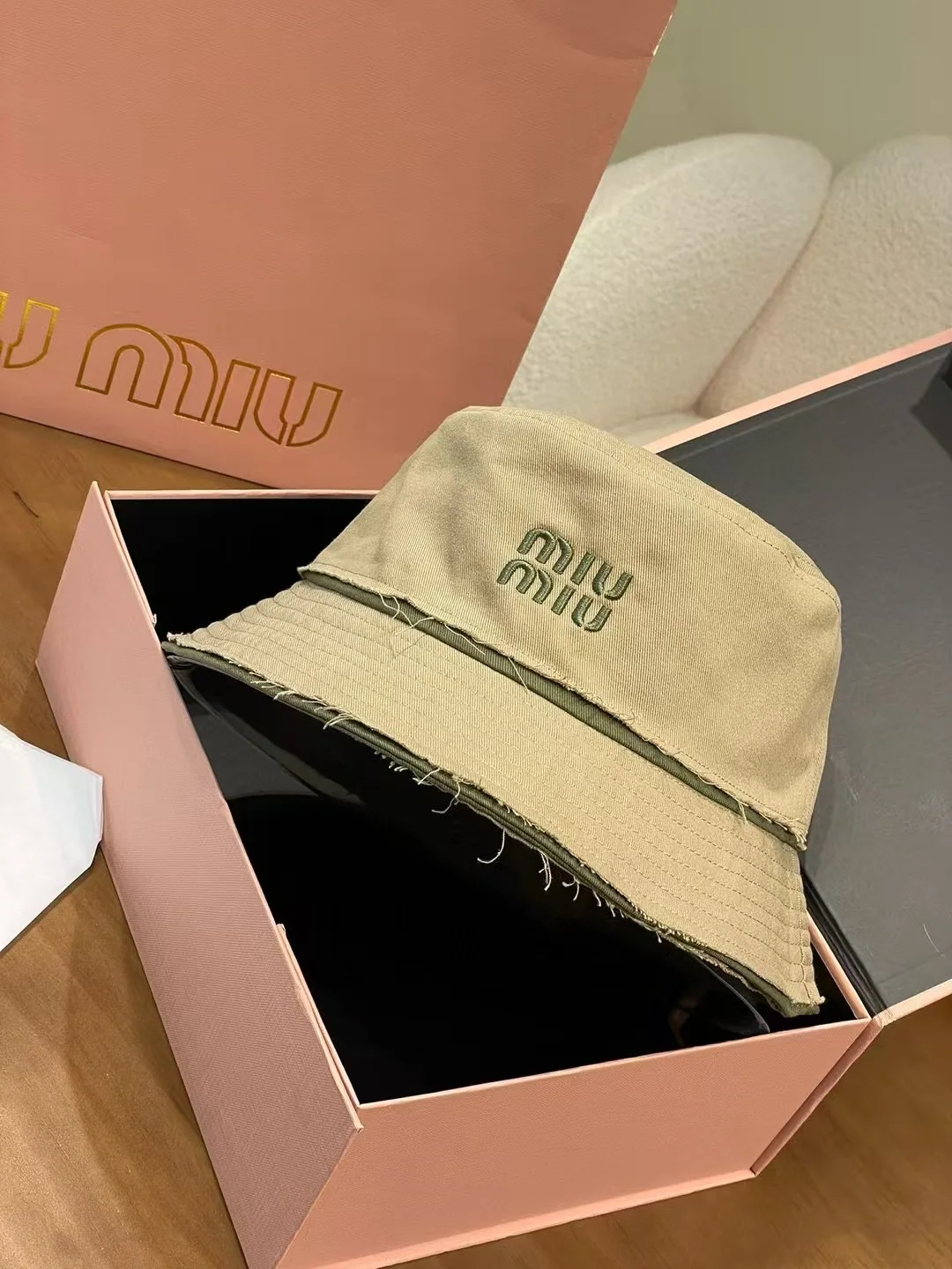 미우미우 모자 81309 Miu Miu Cap 상세 이미지 3