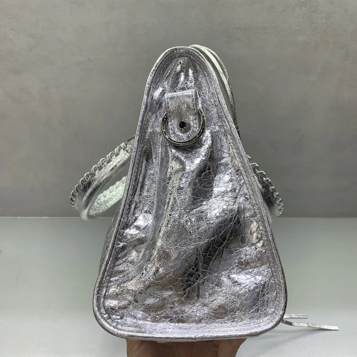 발렌시아가 르 시티 대형 핸드백 상세 이미지 4