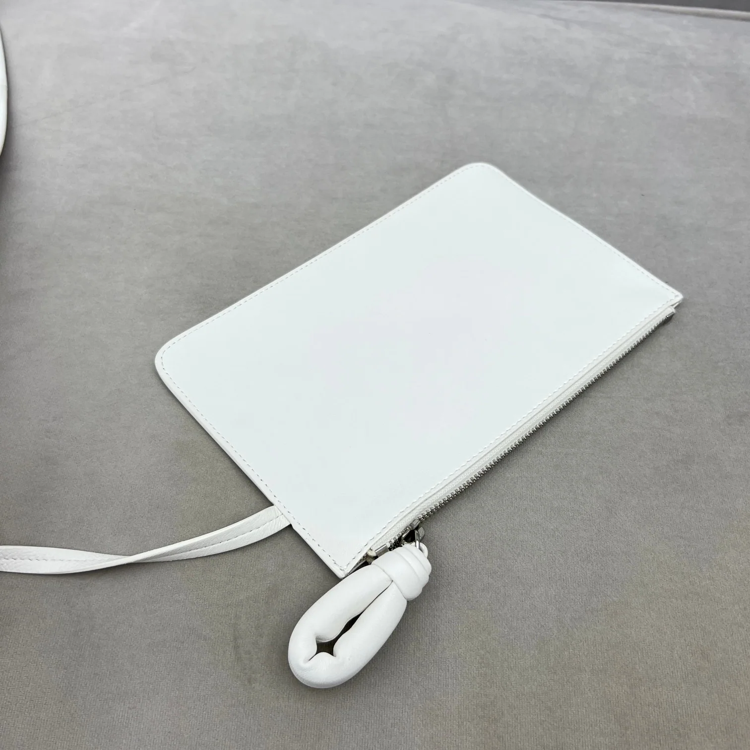 르메르 미디엄 램스킨 바게트 백 가방 상세 이미지 9