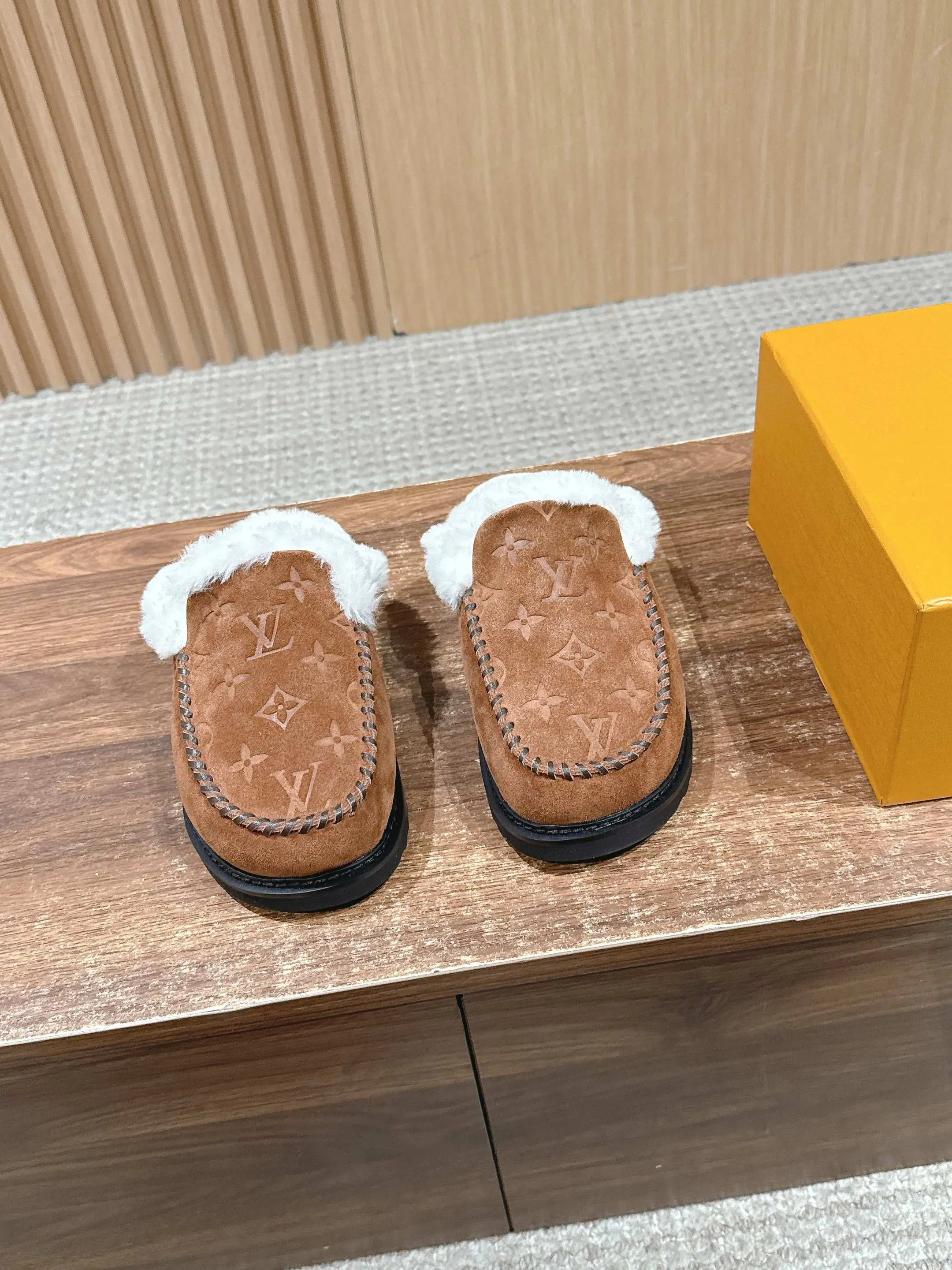 루이비통 신발 151554 Louis Vuitton Loafers