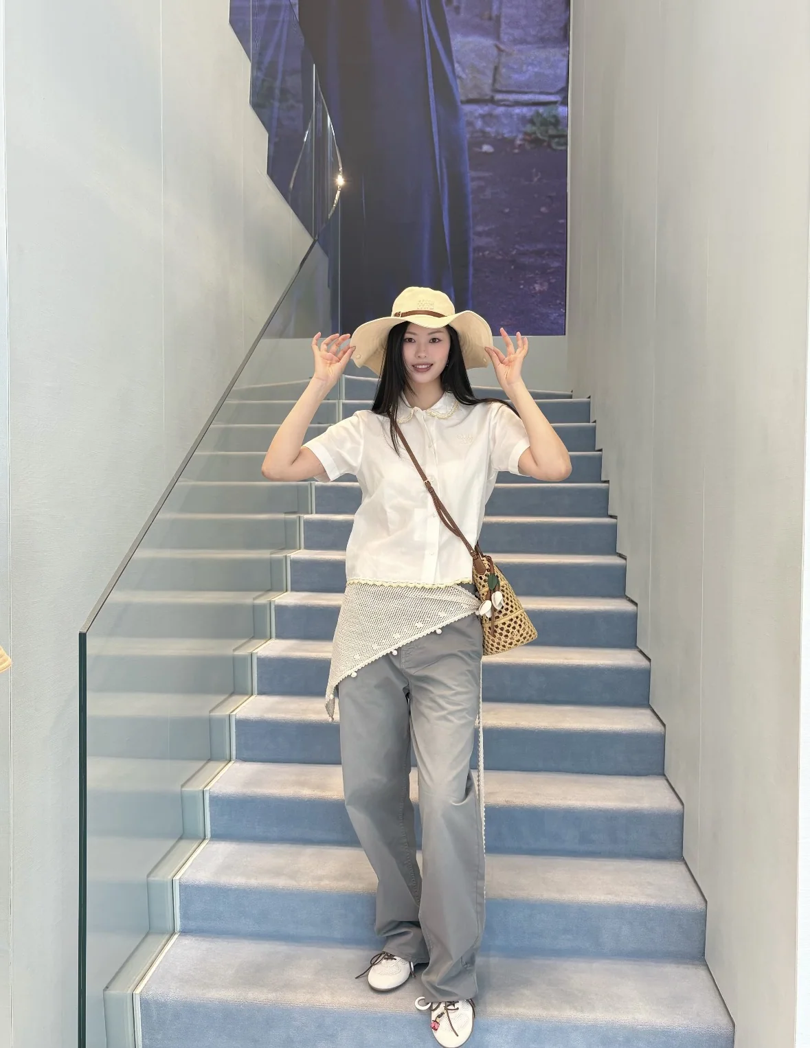 미우미우 레이스 트림 크롭 반팔 셔츠 상세 이미지 4