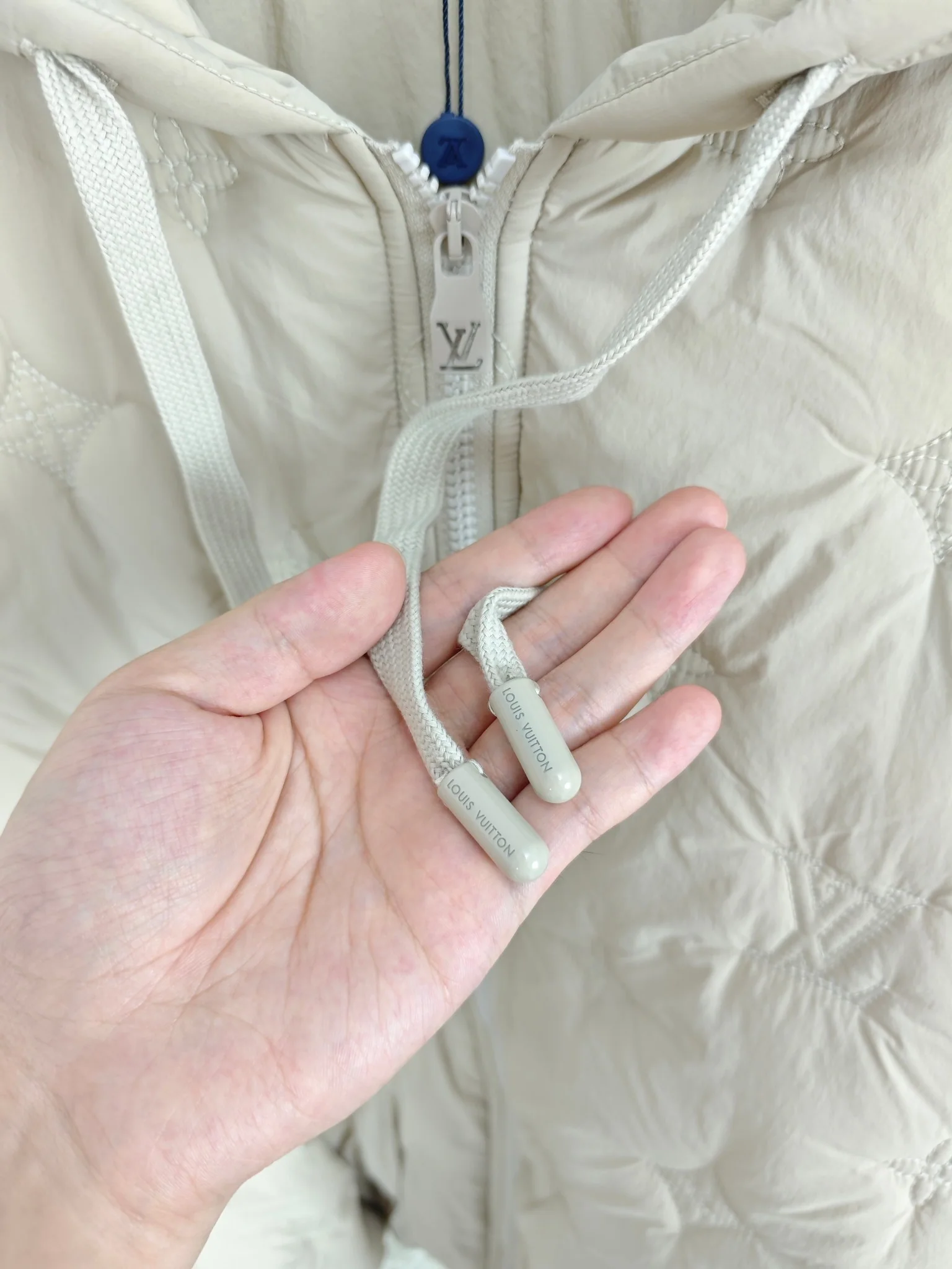 루이비통 퀼팅 자수 코튼 자켓 25FW 상세 이미지 7