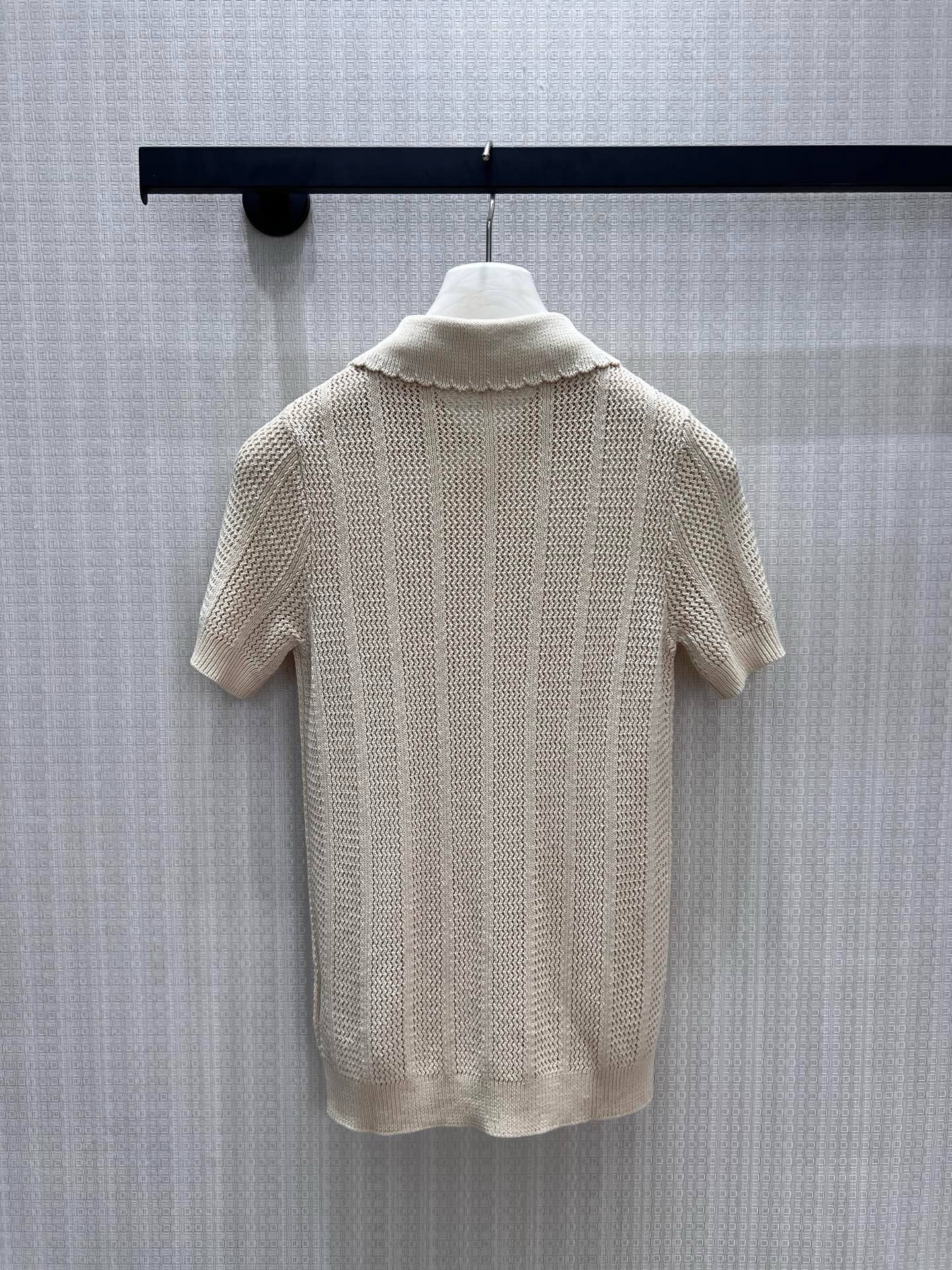 발렌티노 크리미 살구색 폼폼 장식 여성 반팔 스웨터 상세 이미지 8
