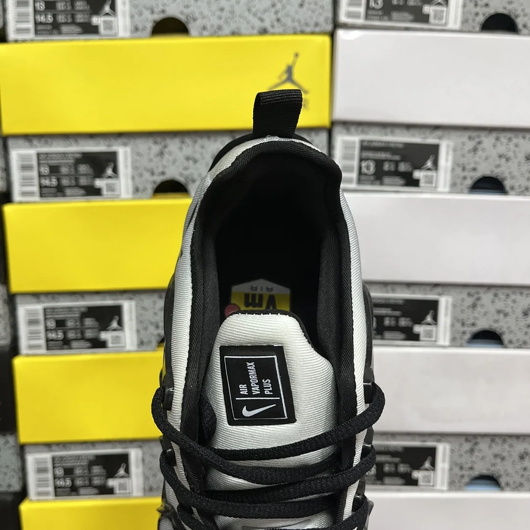 나이키 [OT] 에어 베이퍼맥스 플러스 화이트 블랙 AO4550-008 201588 Nike Air VaporMax Plus 상세 이미지 2