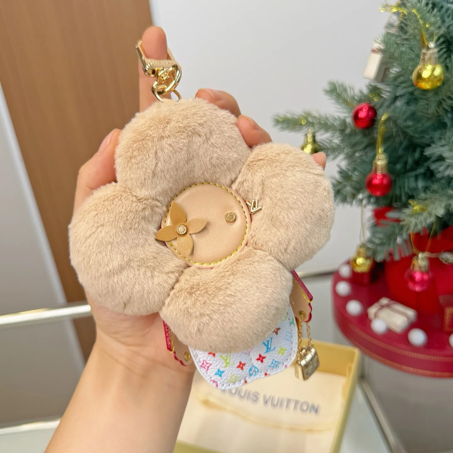 루이비통 비비앙 모노그램 키링 12 컬러 상세 이미지 4