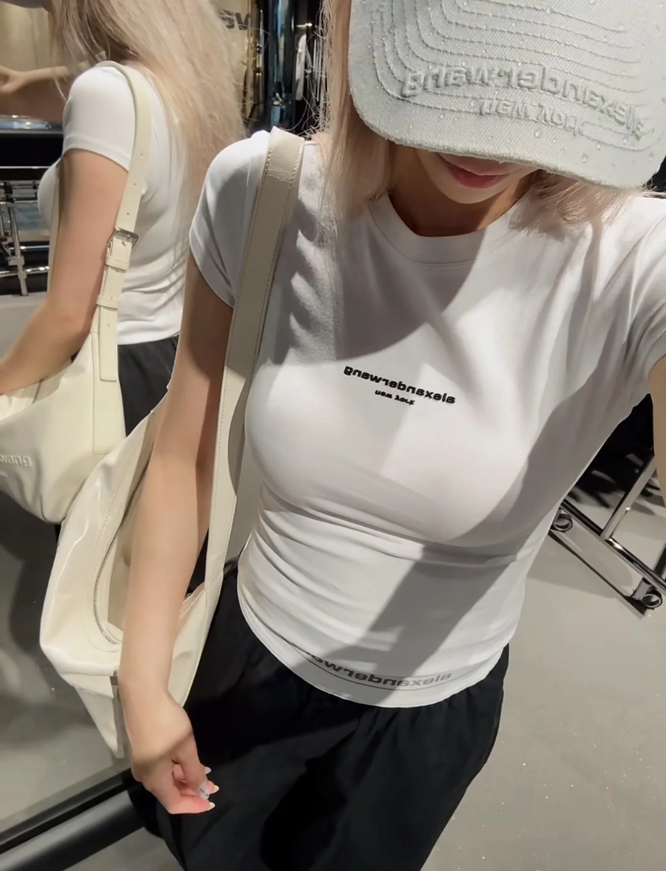 알렉산더왕 여성 코튼 라운드넥 반팔 티셔츠 상세 이미지 8