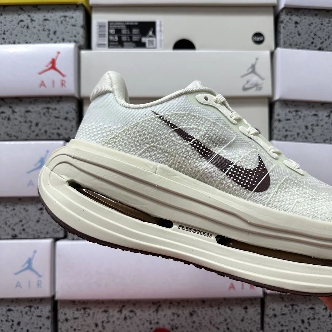 나이키 [5A] 보메로 프리미엄 아이보리 HQ2050-700 201634 Nike Vomero Premium 상세 이미지 4