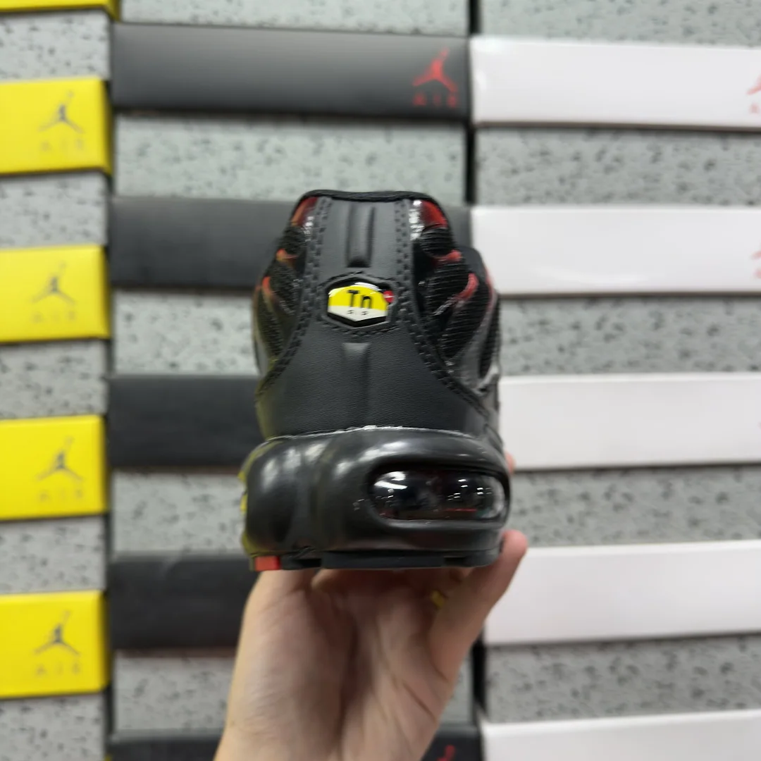 나이키 [BD] 에어 맥스 플러스 CU4864-001 201860 Nike Air Max Plus Bred 상세 이미지 9