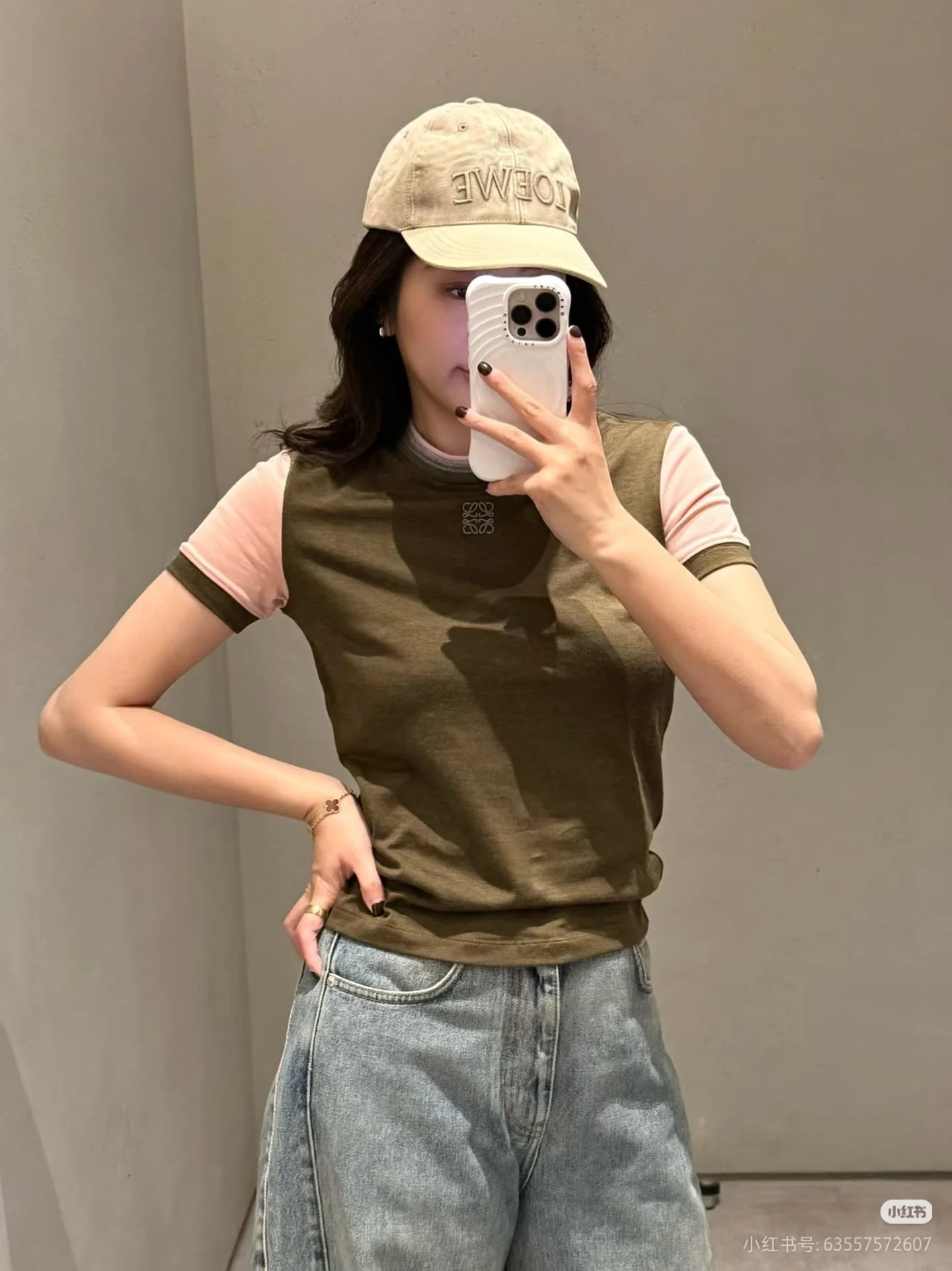 로에베 올리브그린 컬러 블록 반팔 티셔츠 상세 이미지 3