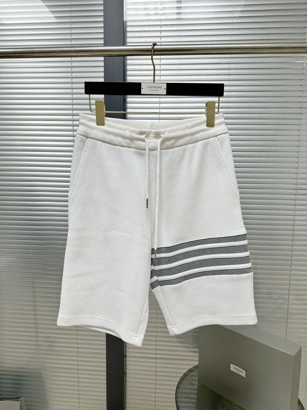 톰브라운 와플 체크 면 남성 반바지 상세 이미지 1