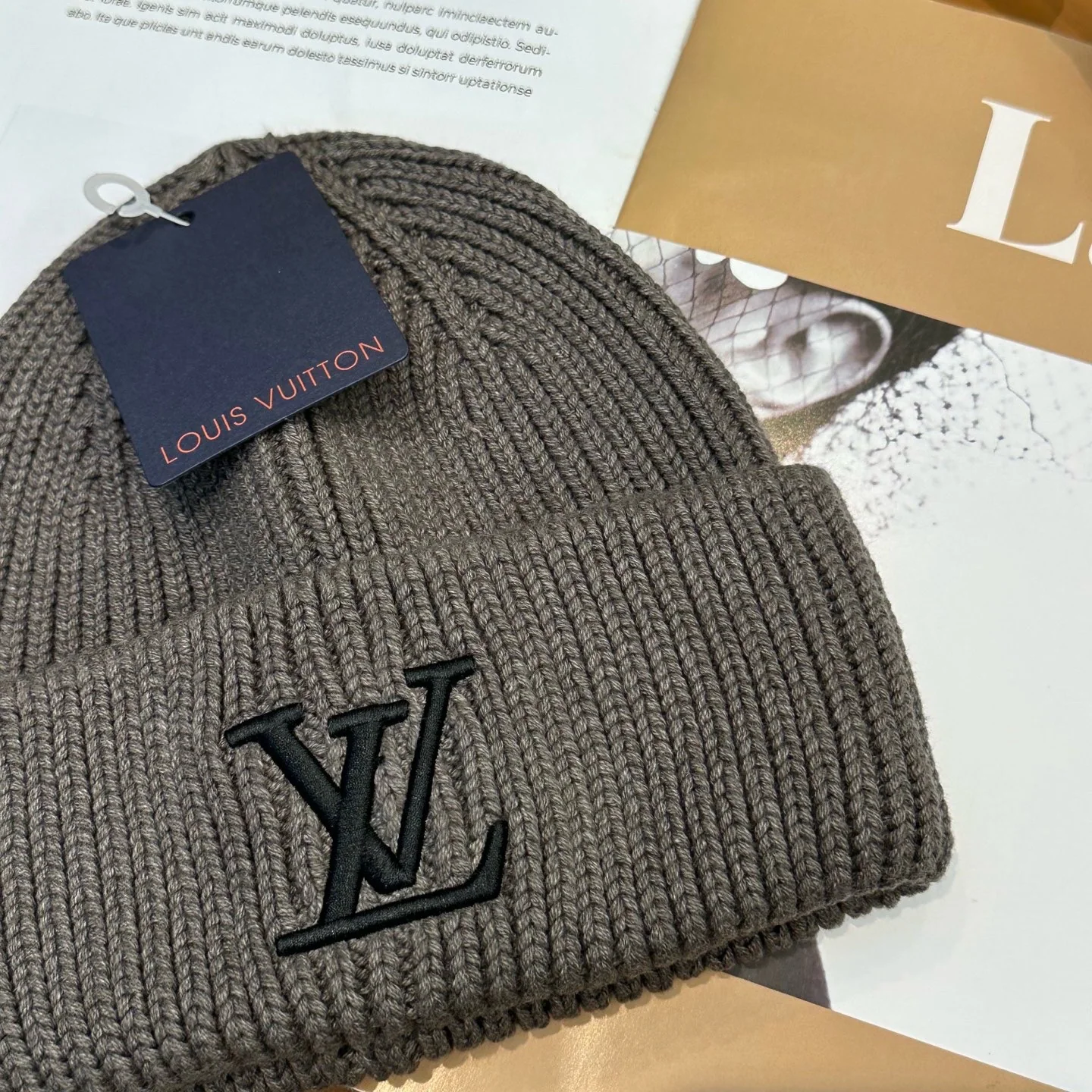 루이비통 LV 로고 니트 비니 모자 상세 이미지 4