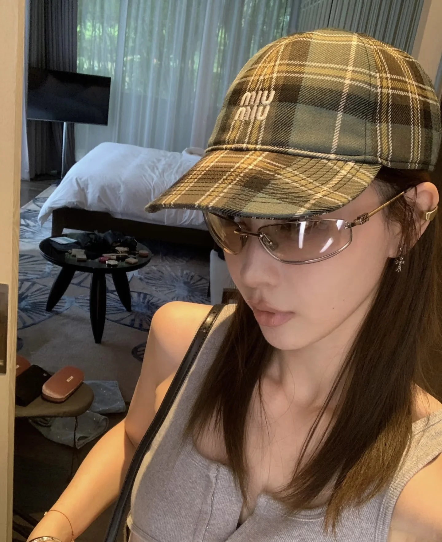 미우미우 오리지널 코 패드 선글라스 상세 이미지 7