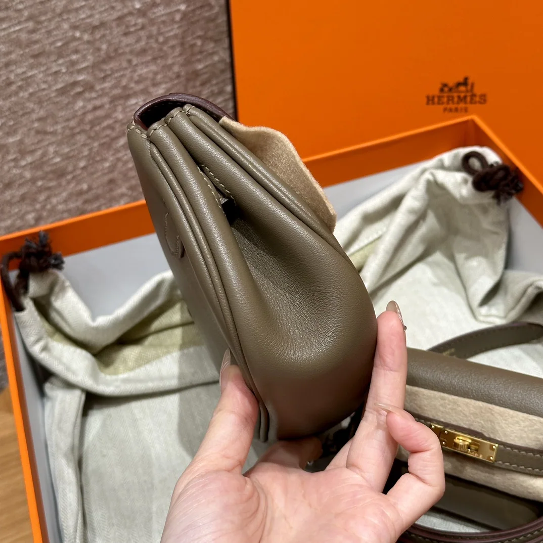 에르메스 켈리 무브 골드 장식 가방 상세 이미지 4