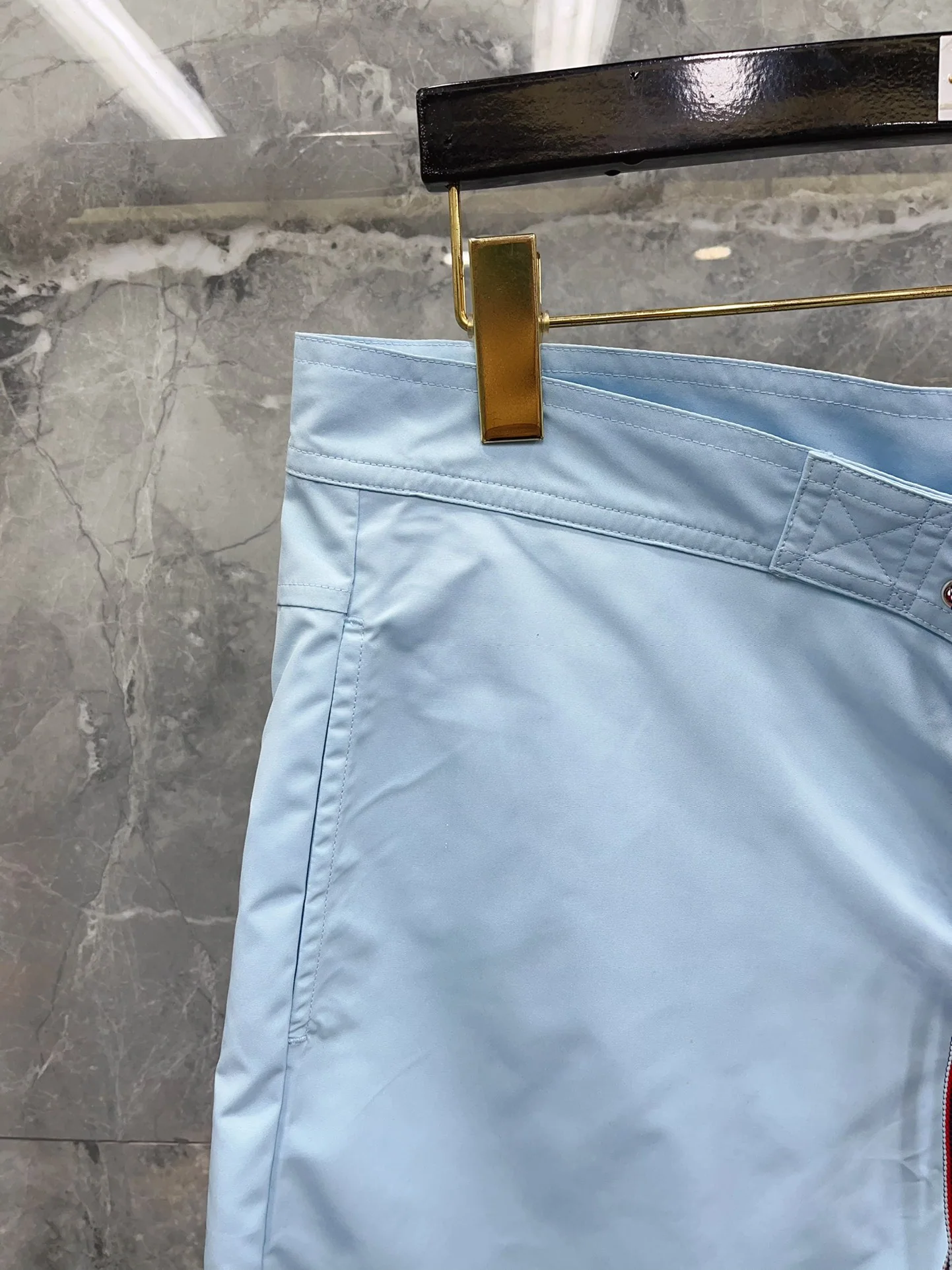 톰브라운 양면 웨빙 비치 쇼츠 40447 Thom Browne Shorts 상세 이미지 3