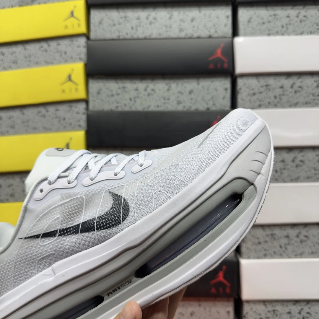 나이키 [5A] 보메로 프리미엄 HQ2050-104 201800 Nike Vomero Premium Grey Fog Dark Obsidian 상세 이미지 7