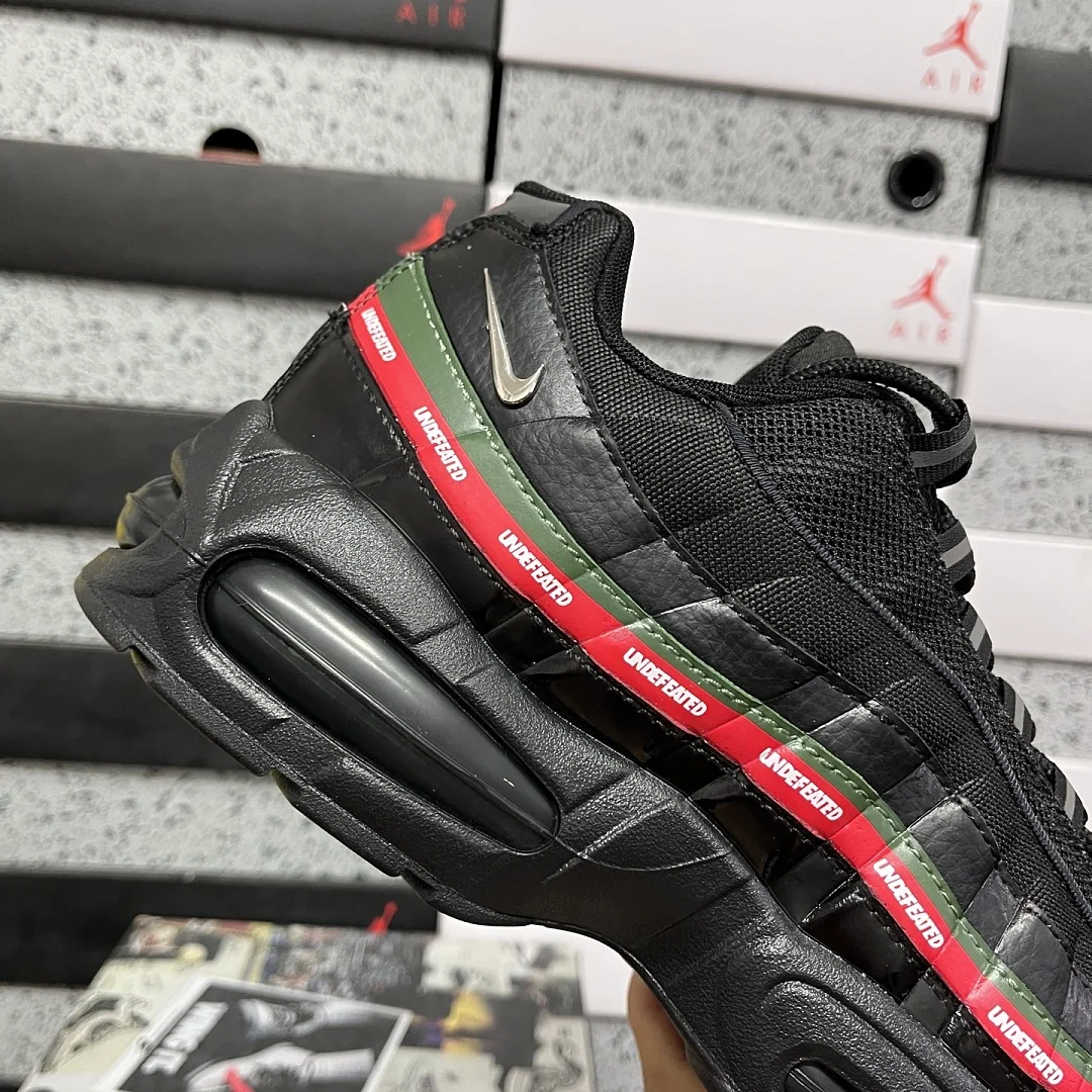 나이키 [XY] 에어 맥스 95 SP IB4453-001 201492 Nike Air Max 95 SP Undefeated Black 상세 이미지 8