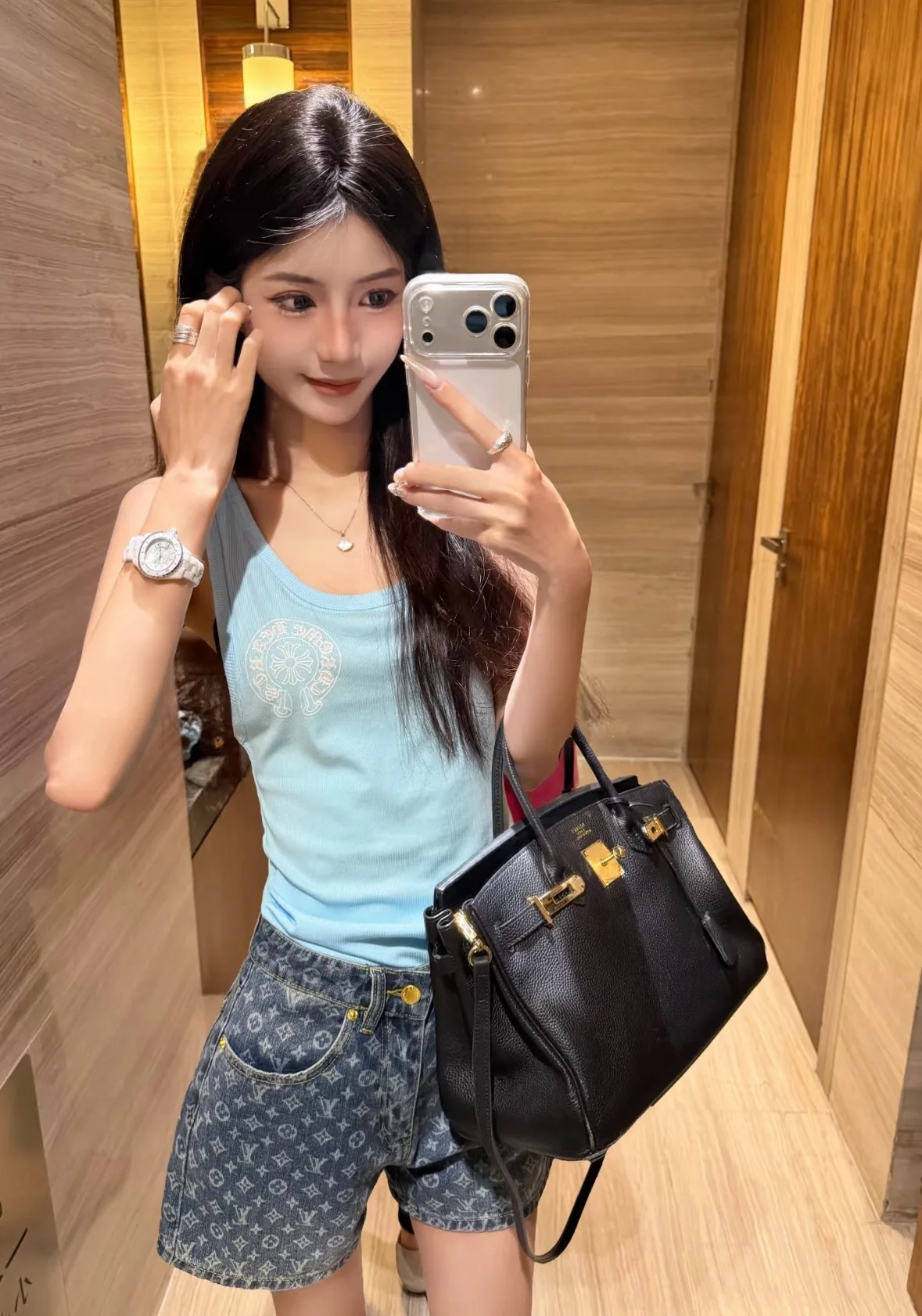 루이비통 모노그램 패턴 하이웨스트 여성 데님 반바지 상세 이미지 5