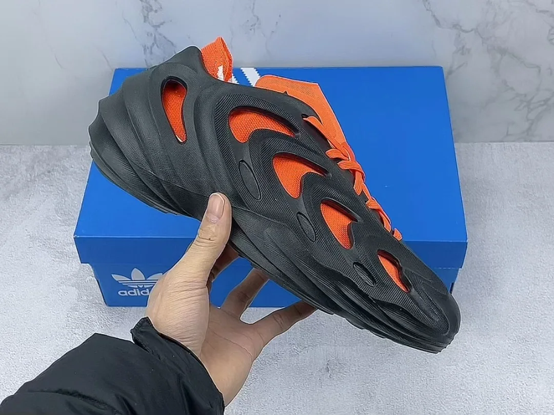 아디다스 adiFOM Q 스니커즈 83786