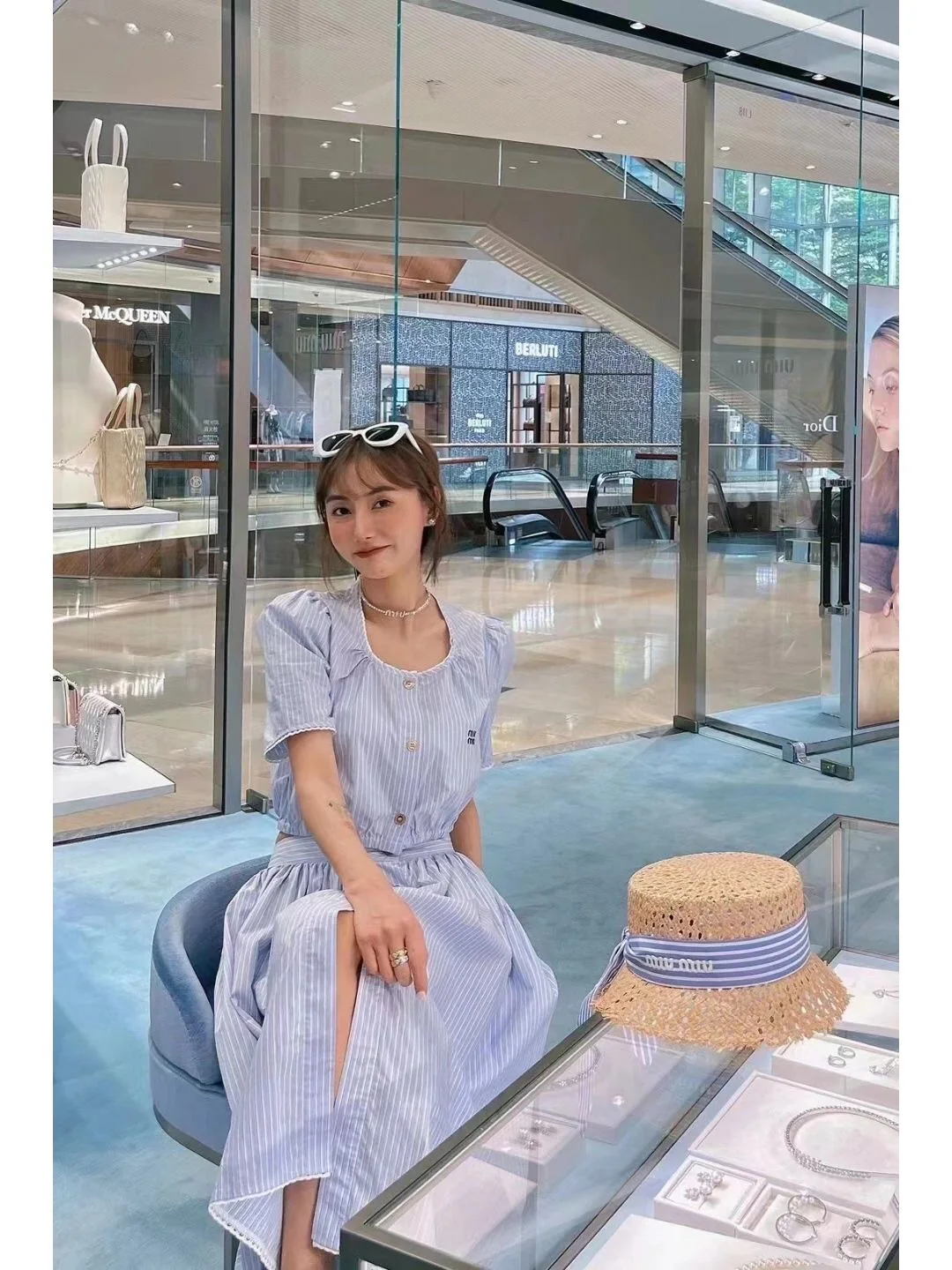 미우미우 스와로브스키 크리스탈 초커 목걸이 상세 이미지 4