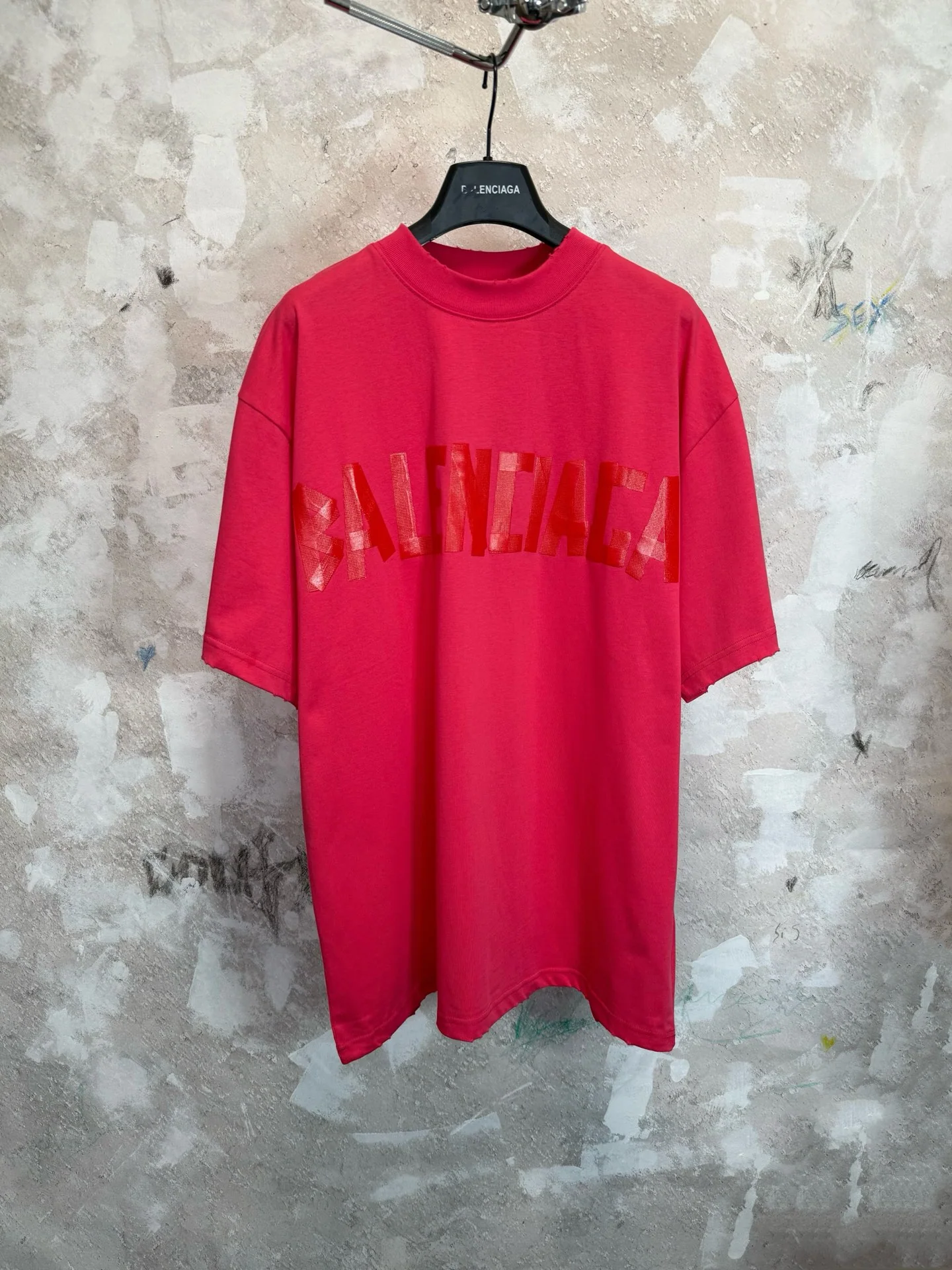 발렌시아가 데미지 가공 남성 반팔 티셔츠 26 SS 26SS