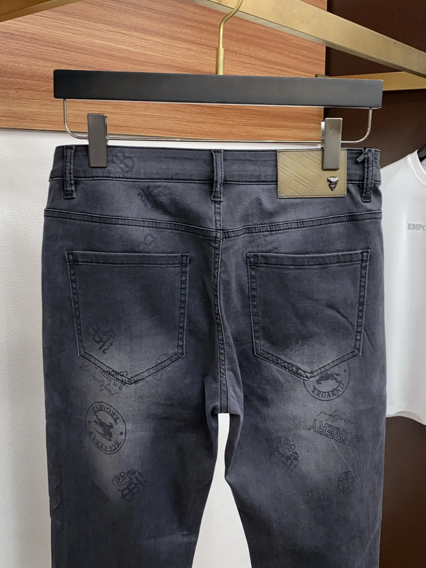 버버리 데님 남성 청바지 상세 이미지 9