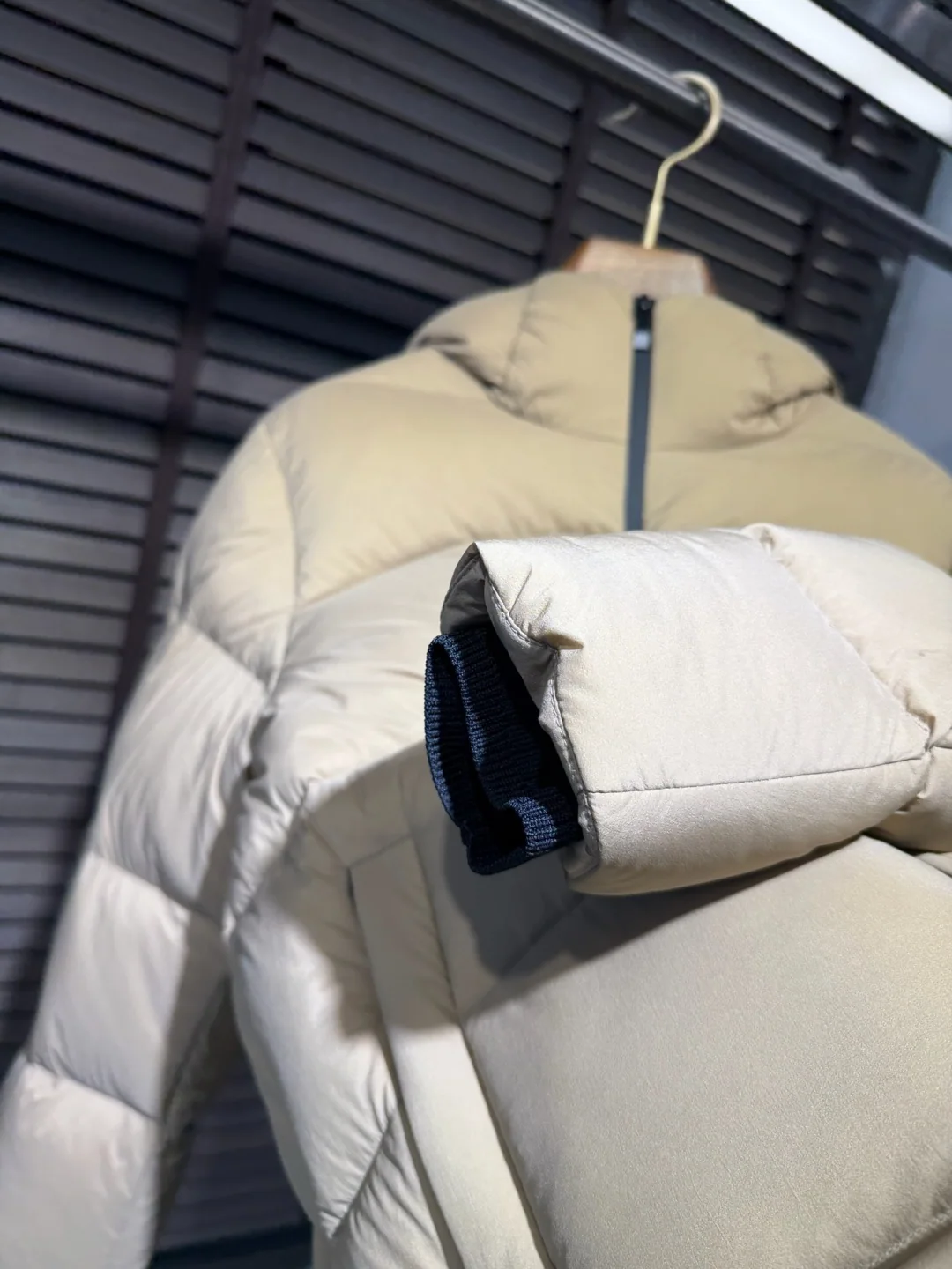 몽클레르 남성 다운 패딩 M11386 상세 이미지 7