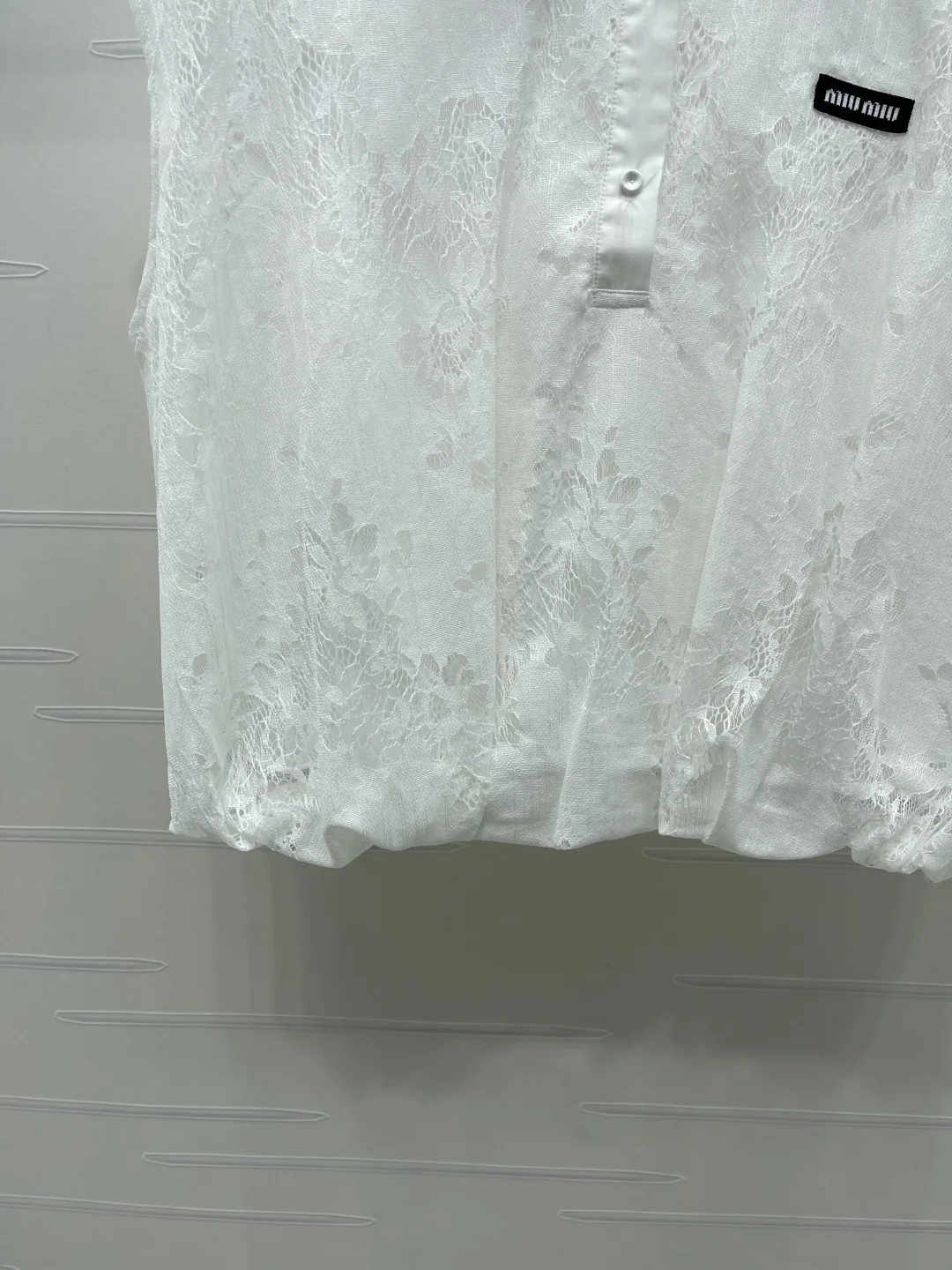 미우미우 피터팬 카라 노슬리브 셔링 반팔 셔츠 상세 이미지 5
