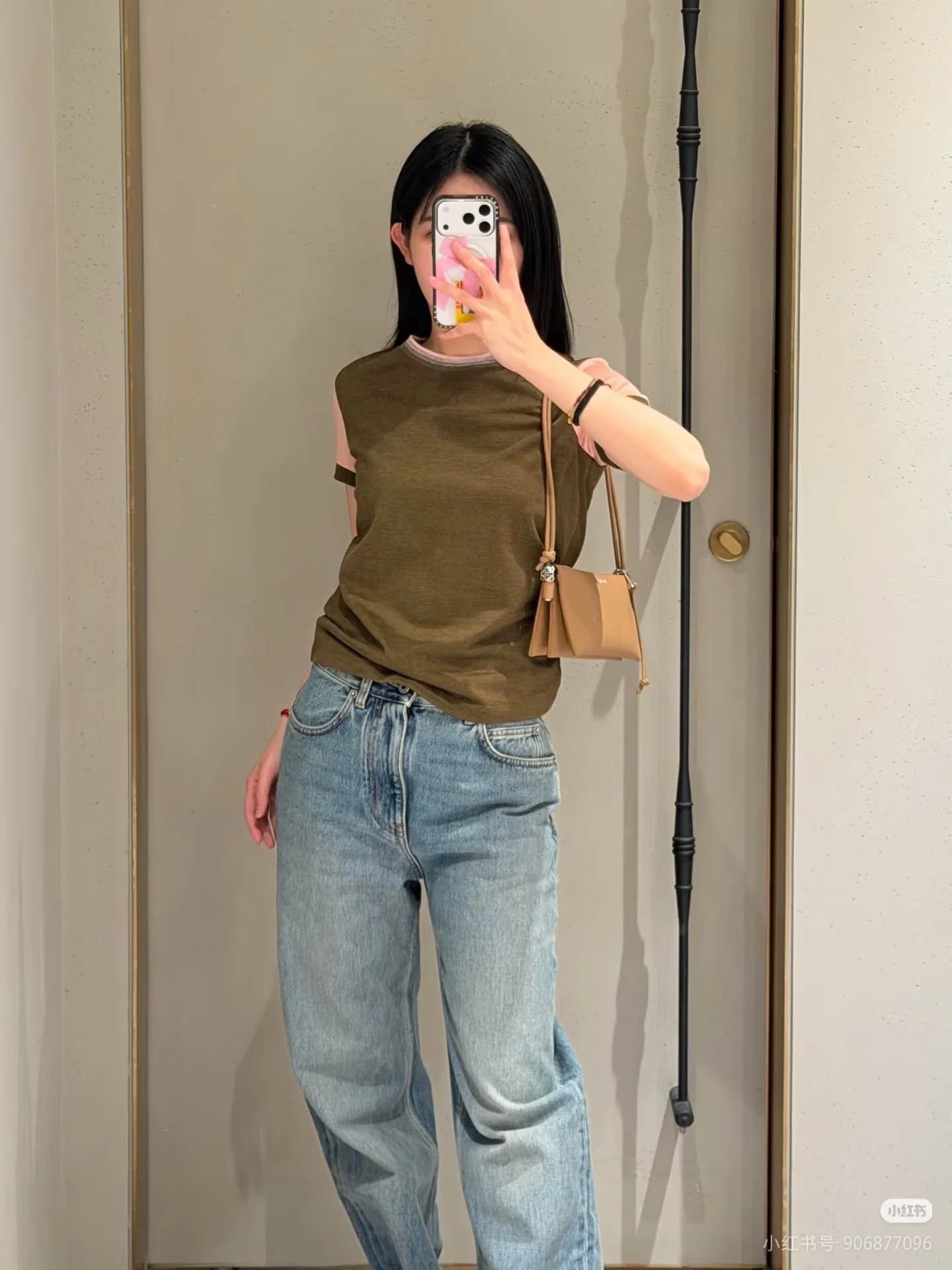 로에베 올리브그린 컬러 블록 반팔 티셔츠 상세 이미지 7