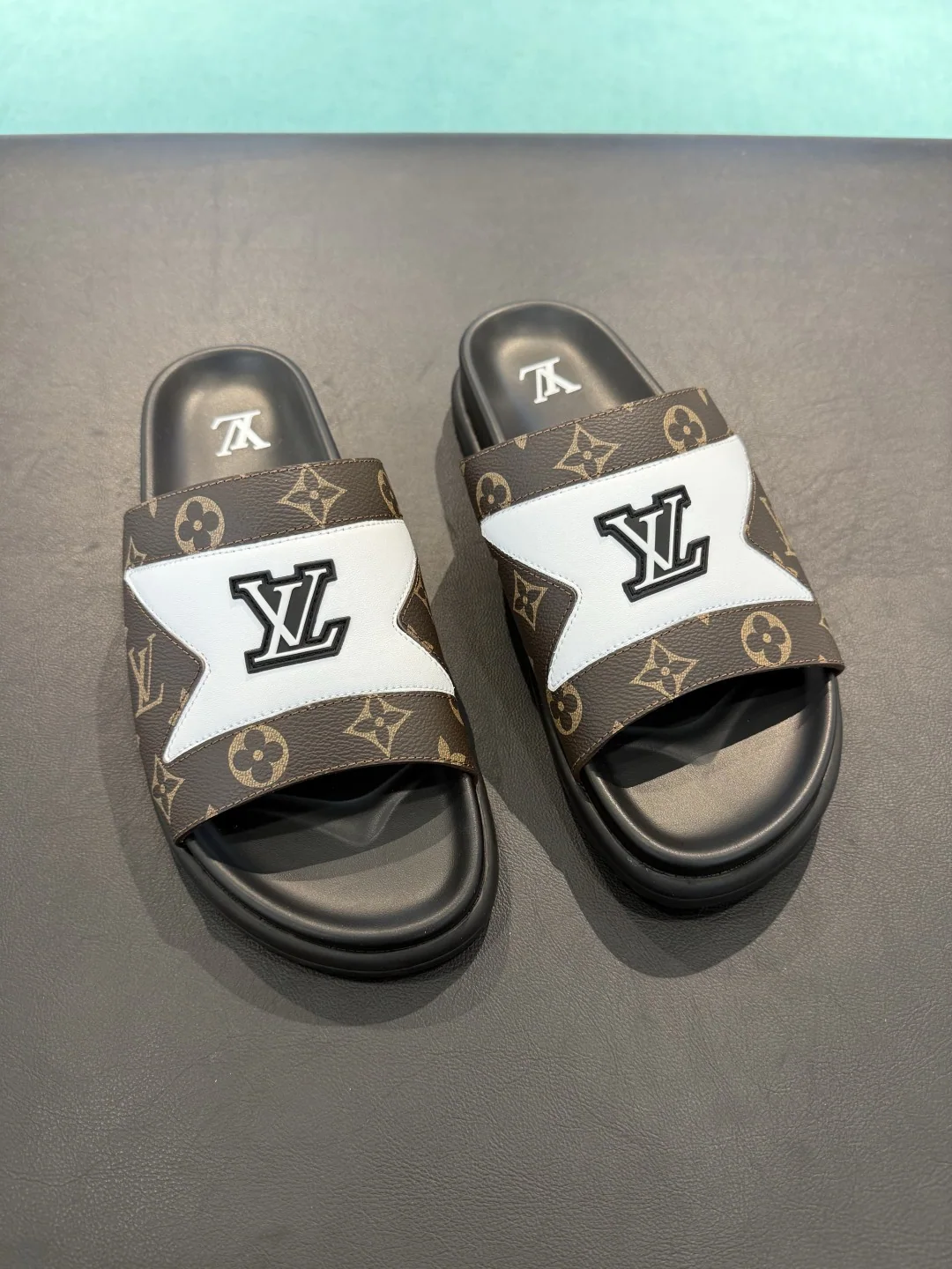 루이비통 샌들 상세 이미지 2
