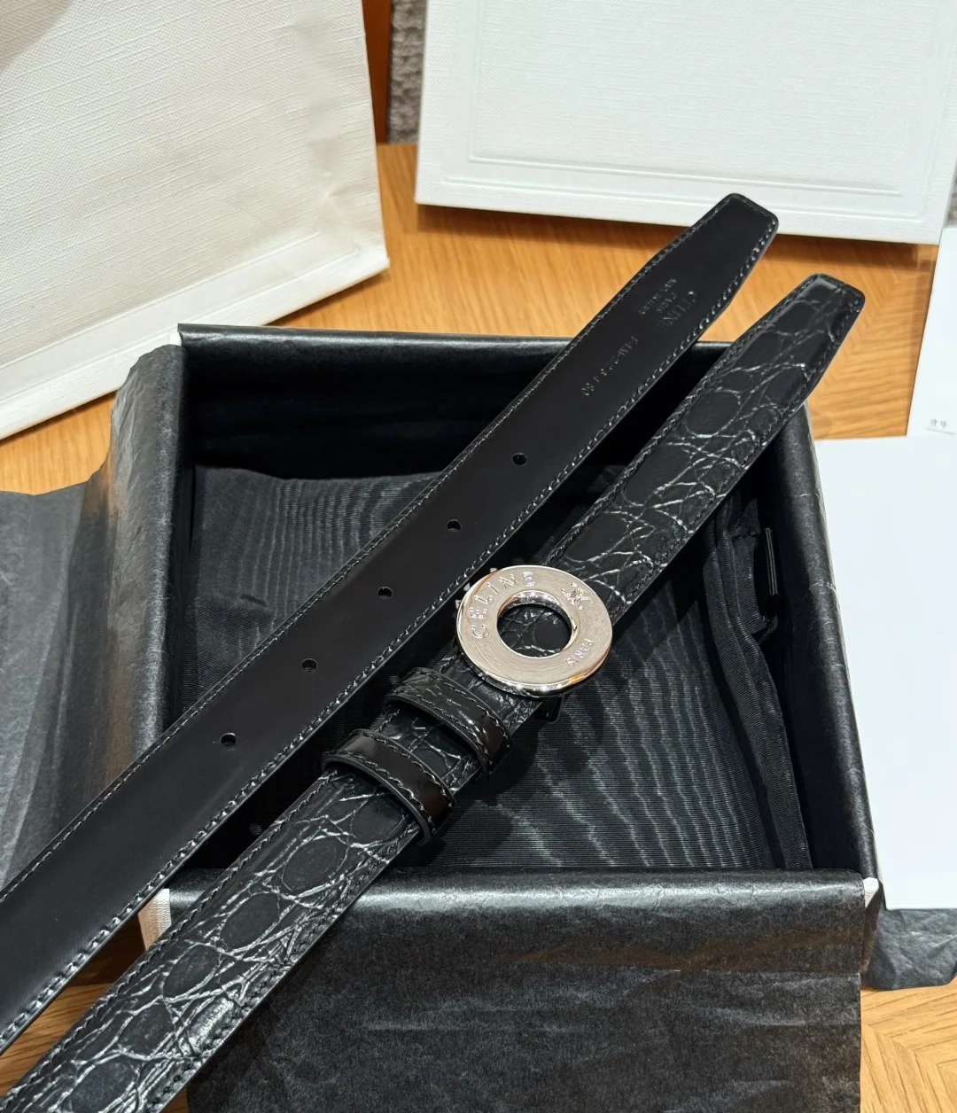 셀린느 DISC 골드 버클 25mm 리버서블 가죽 벨트 상세 이미지 6