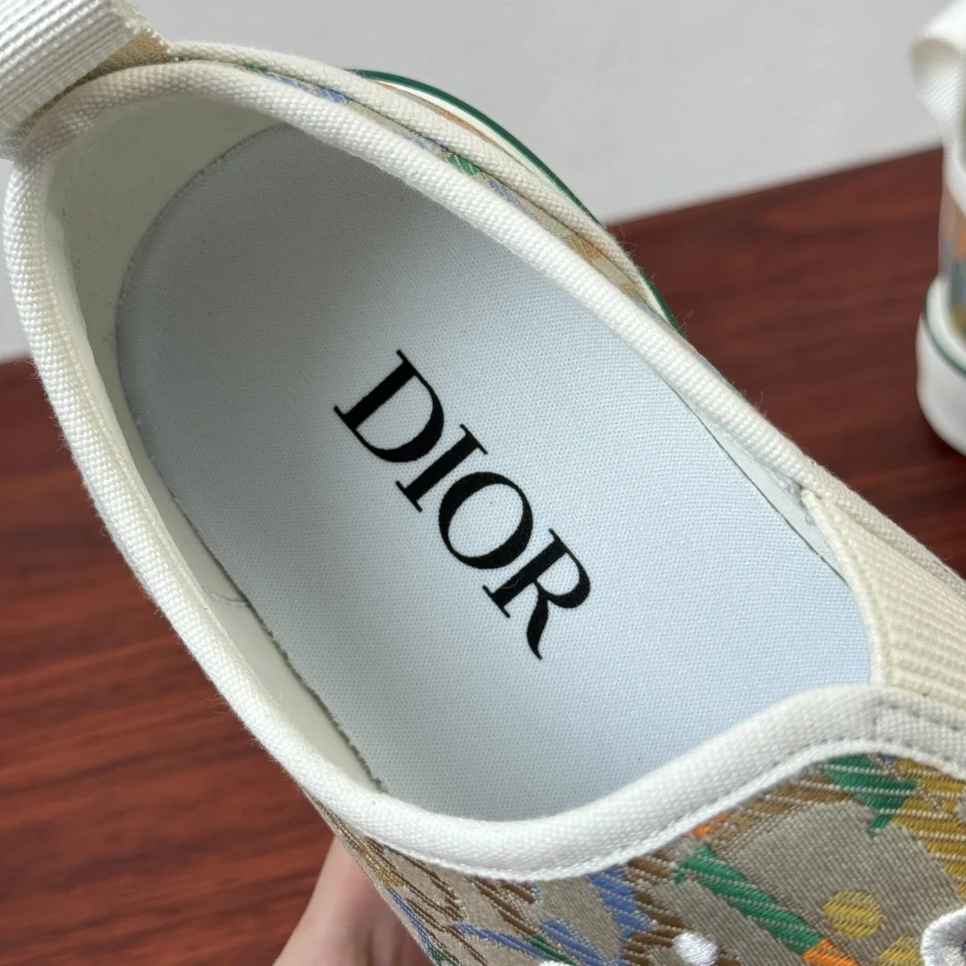 디올 26SS 런웨이 자수 솔트윈드 캐주얼 로퍼 남성 슬립온 신발 154408 Dior Sneakers 상세 이미지 7