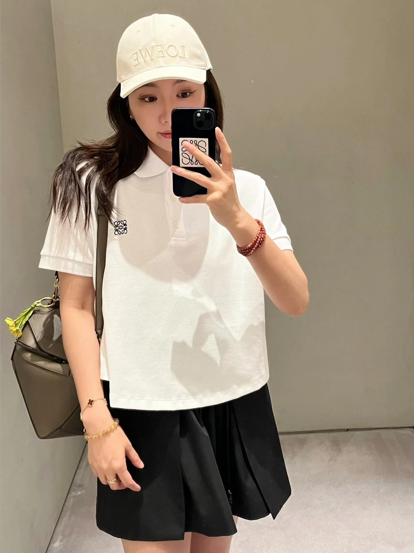로에베 레터 자수 카라 반팔 티셔츠 2025 SS 상세 이미지 3