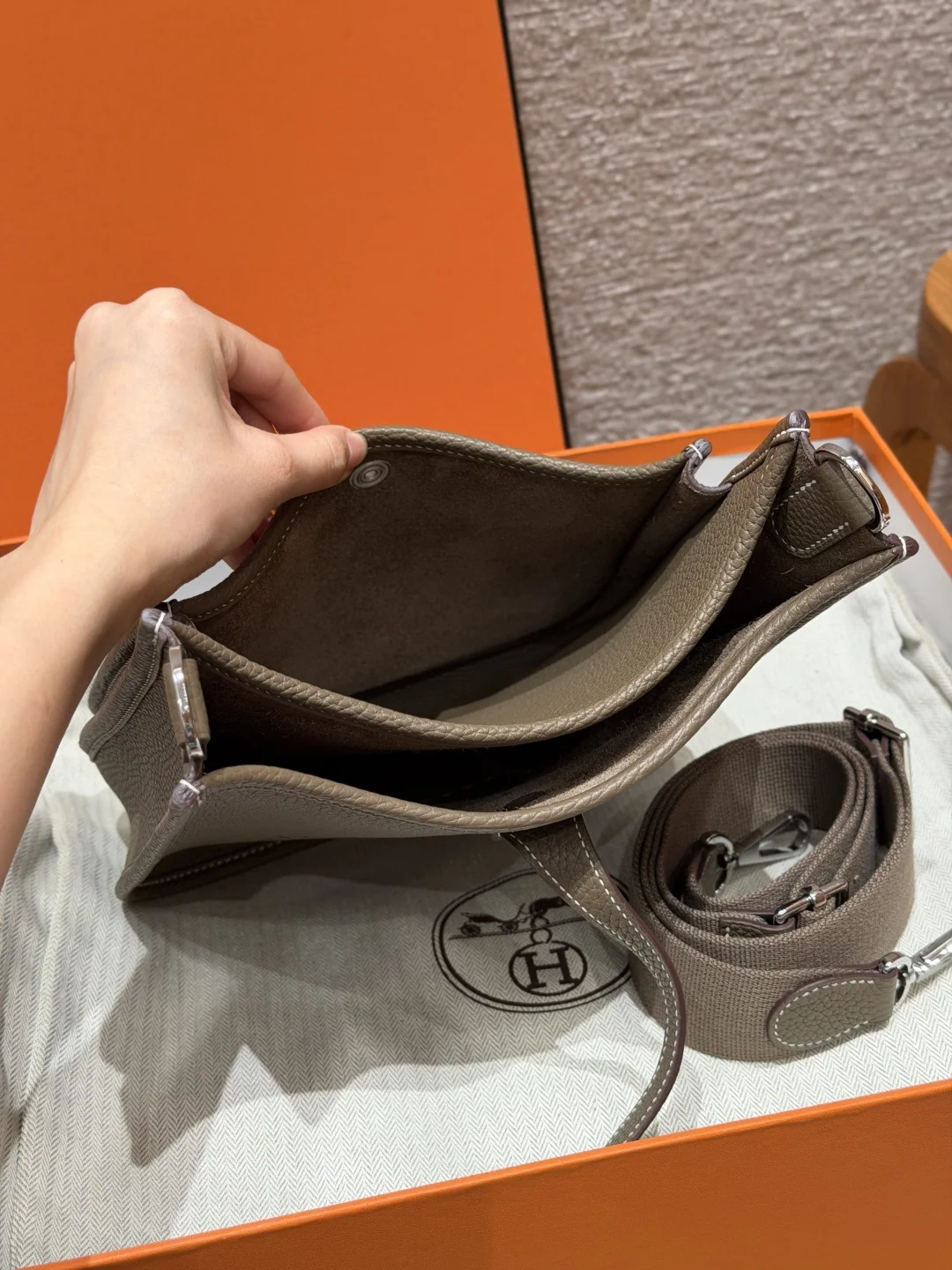 에르메스 에블린 23 cm 가죽 가방 상세 이미지 7