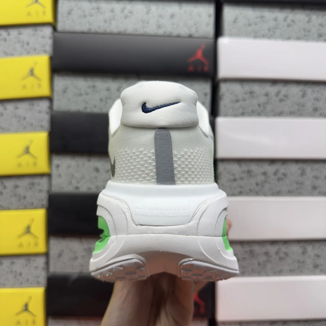 나이키 [5A] 보메로 프리미엄 HQ2050-102 201758 Nike Vomero Premium 상세 이미지 3