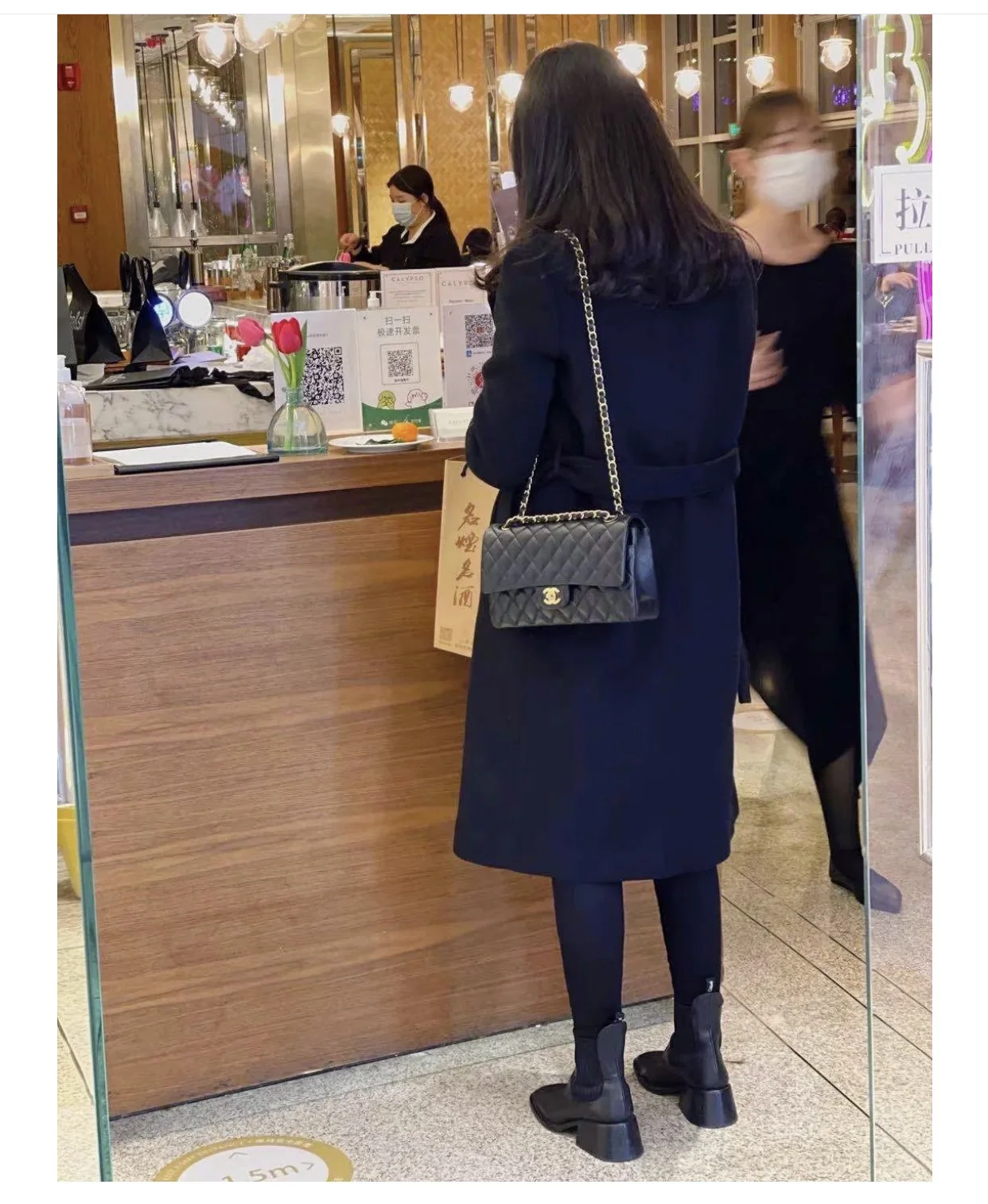 샤넬 클래식 플랩 블랙 램스킨 가방 상세 이미지 7