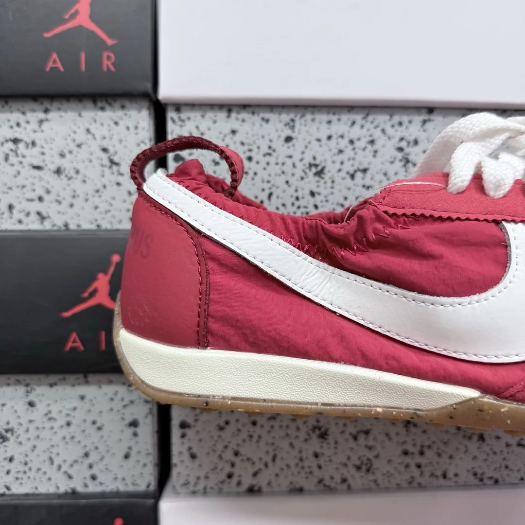 나이키 [GOD] HV8547-600 201600 Nike Moon Shoe SP Jacquemus University Red 상세 이미지 2