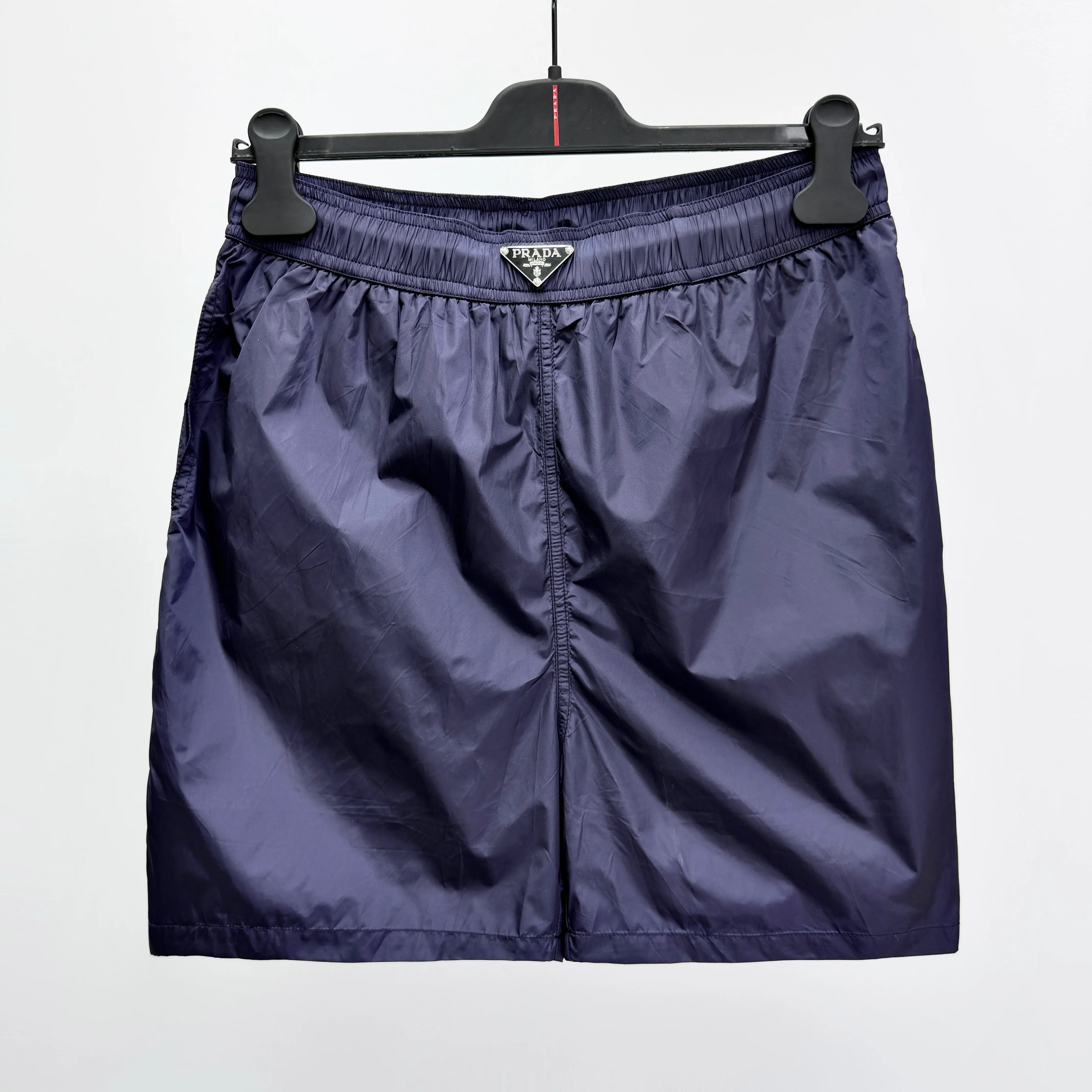 프라다 Re-Nylon 솔리드 컬러 엘라스틱 비치 반바지 41245 Prada Shorts 상세 이미지 10