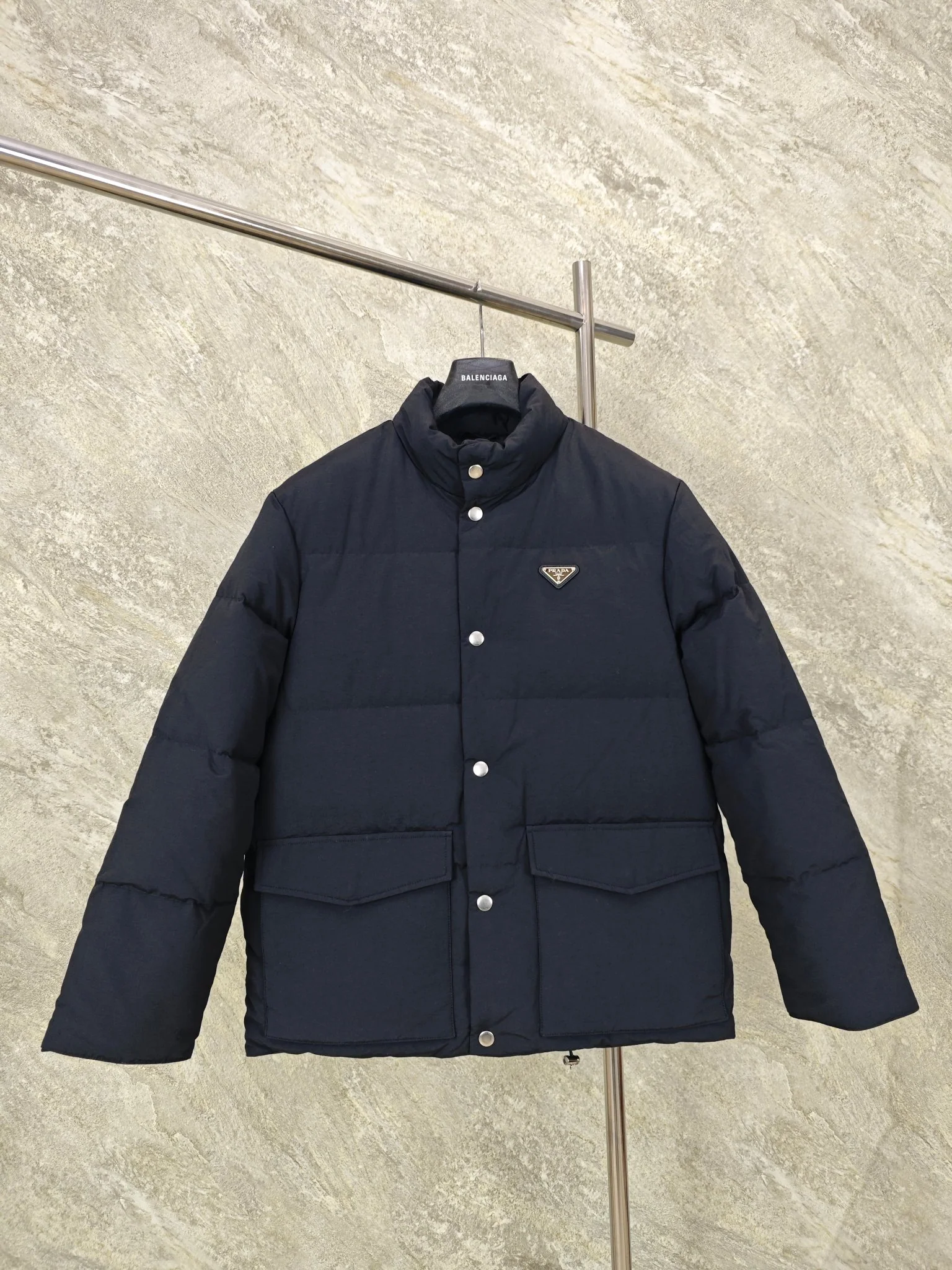 프라다 25 FW 고밀도 나일론 다운 남성 자켓 25FW