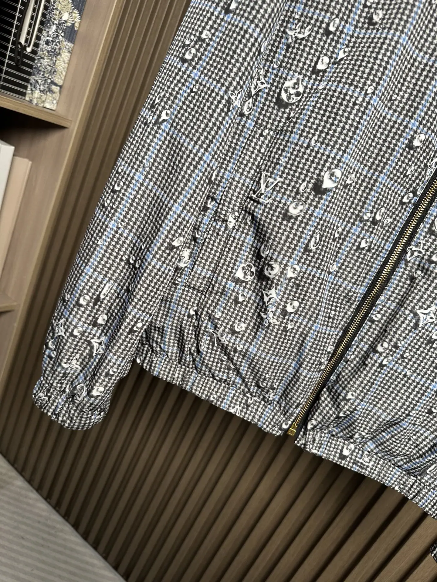 루이비통 26 SS 컬렉션 후드 리버서블 재킷 19365 Louis Vuitton 상세 이미지 5