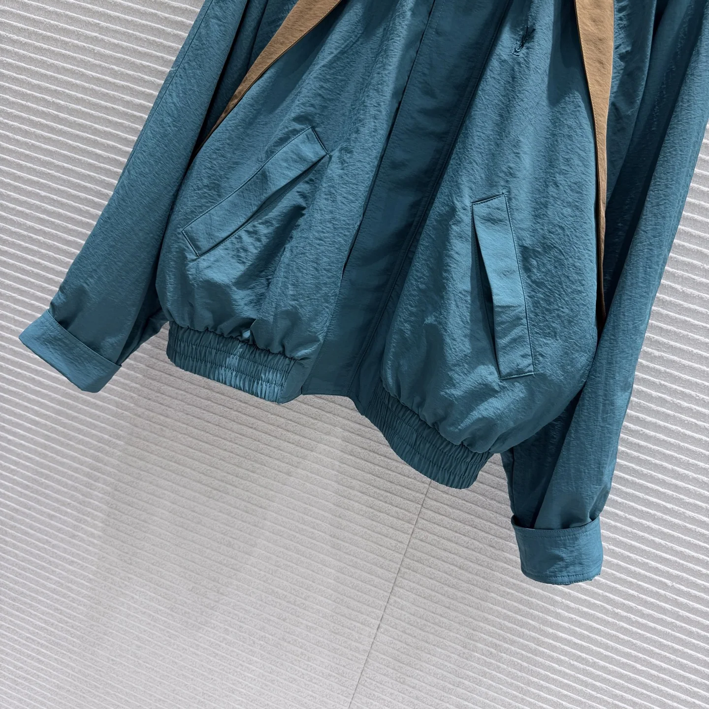 생로랑 레이크 그린 방풍 나일론 여성 자켓 상세 이미지 5