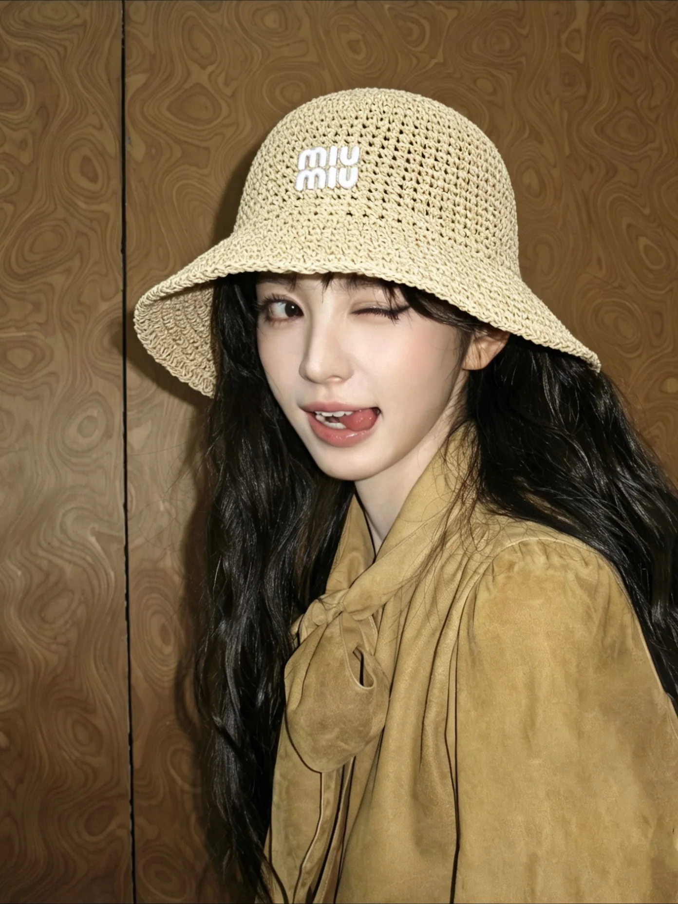 미우미우 밀짚 접이식 모자 상세 이미지 2